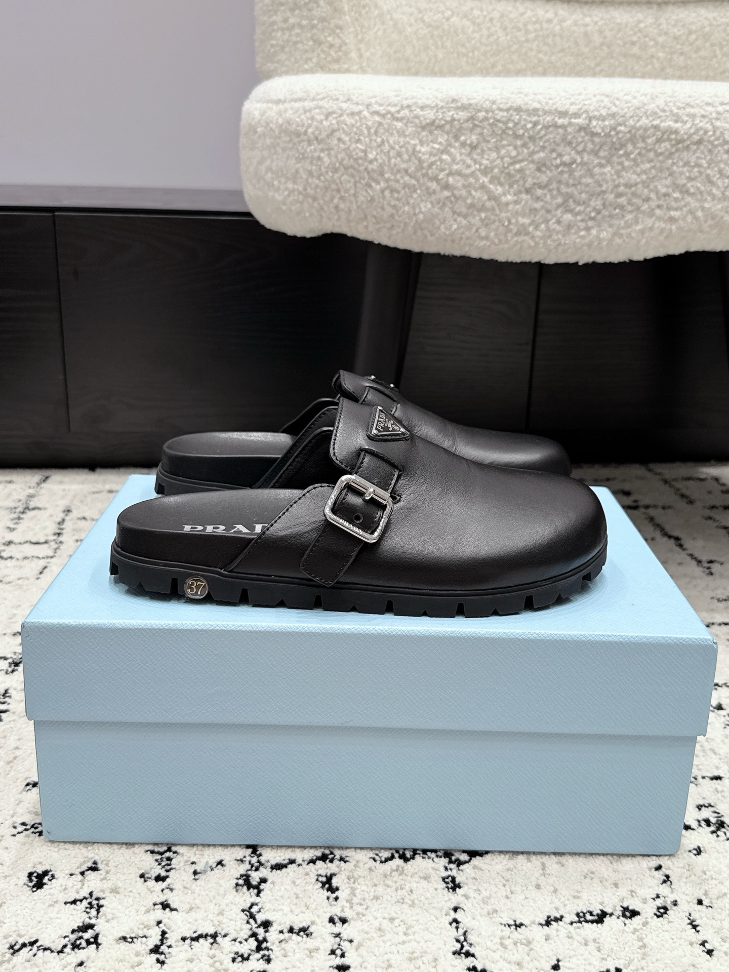 Prada Slides