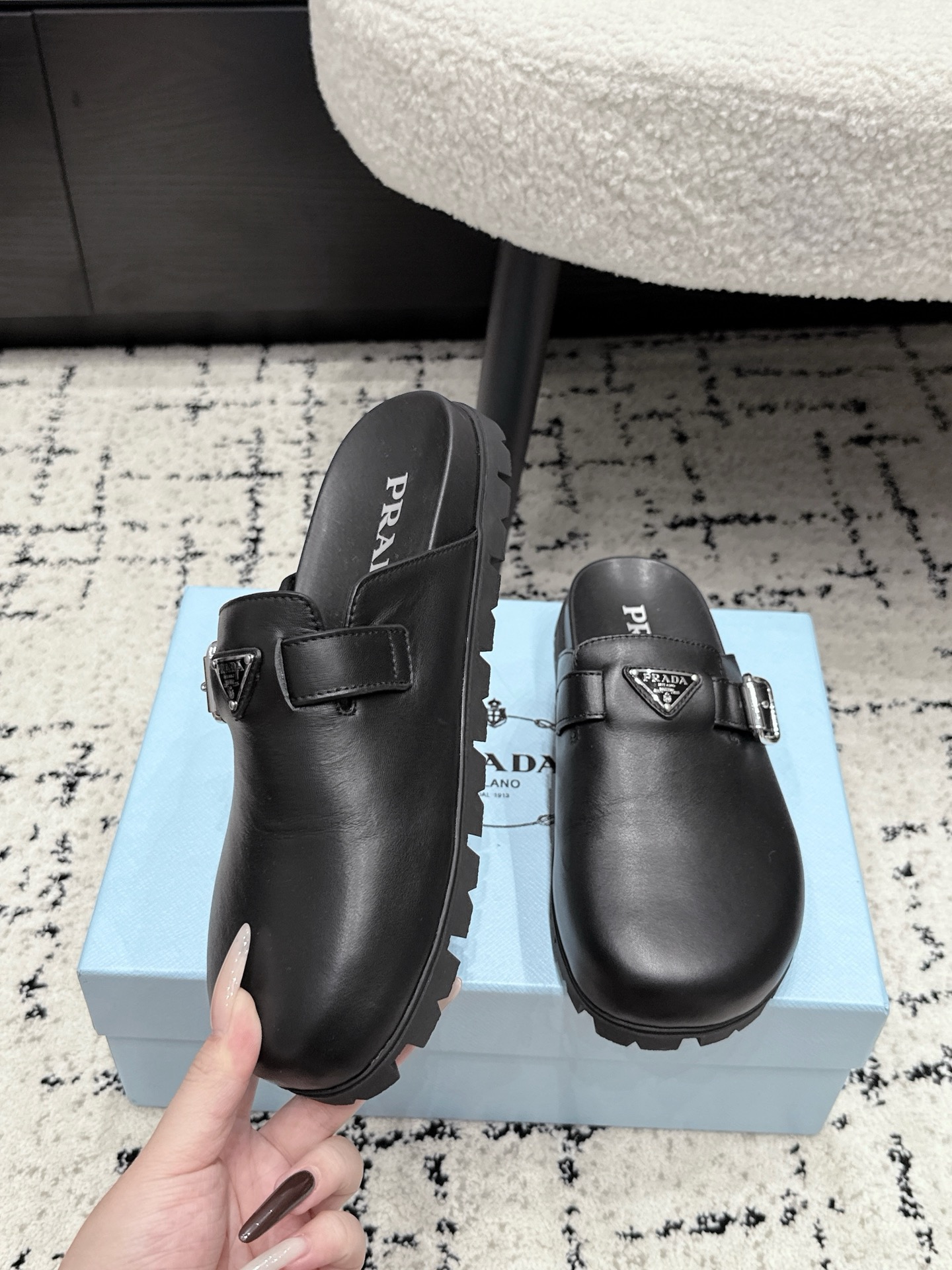 Prada Slides