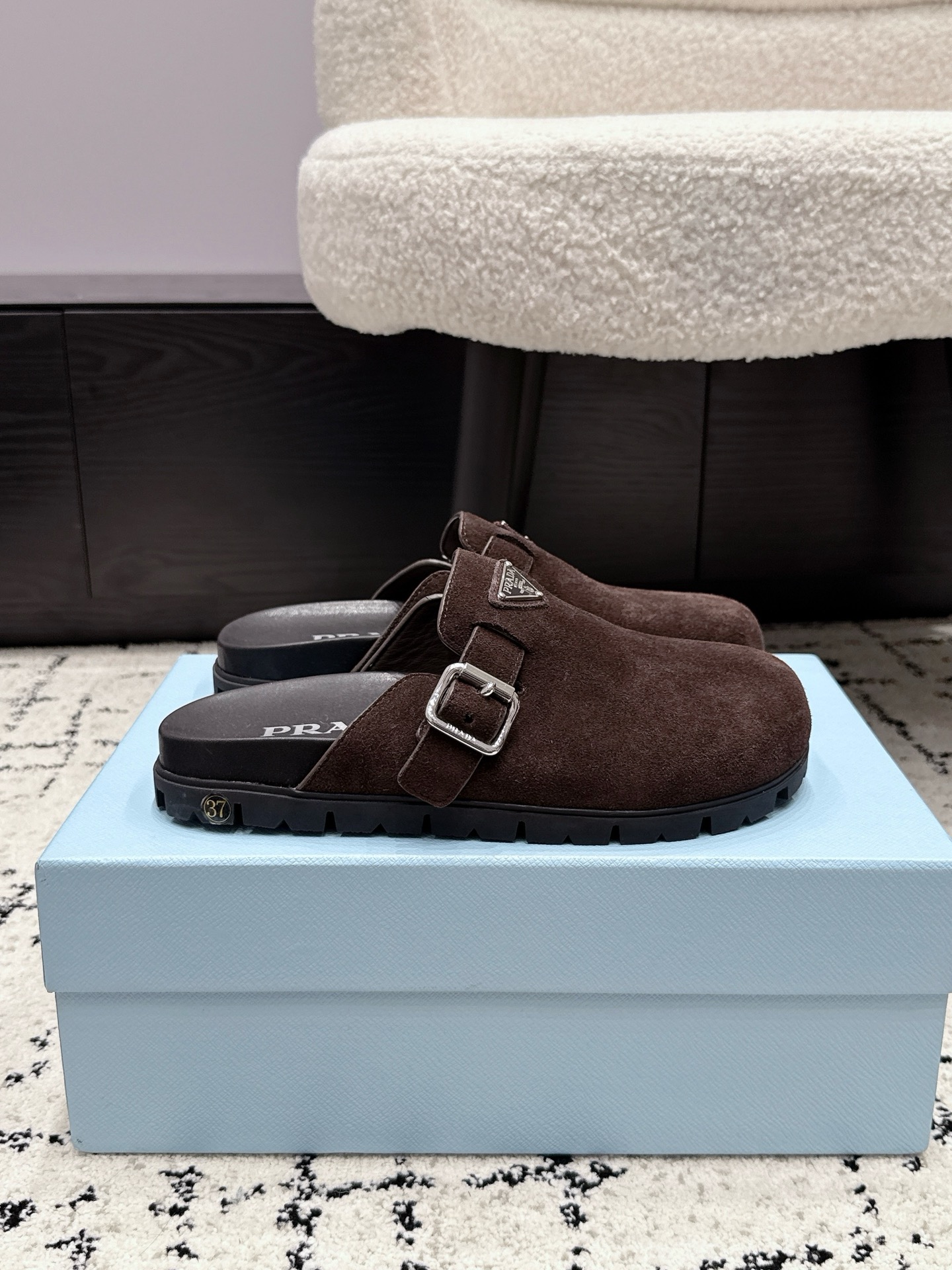 Prada Slides