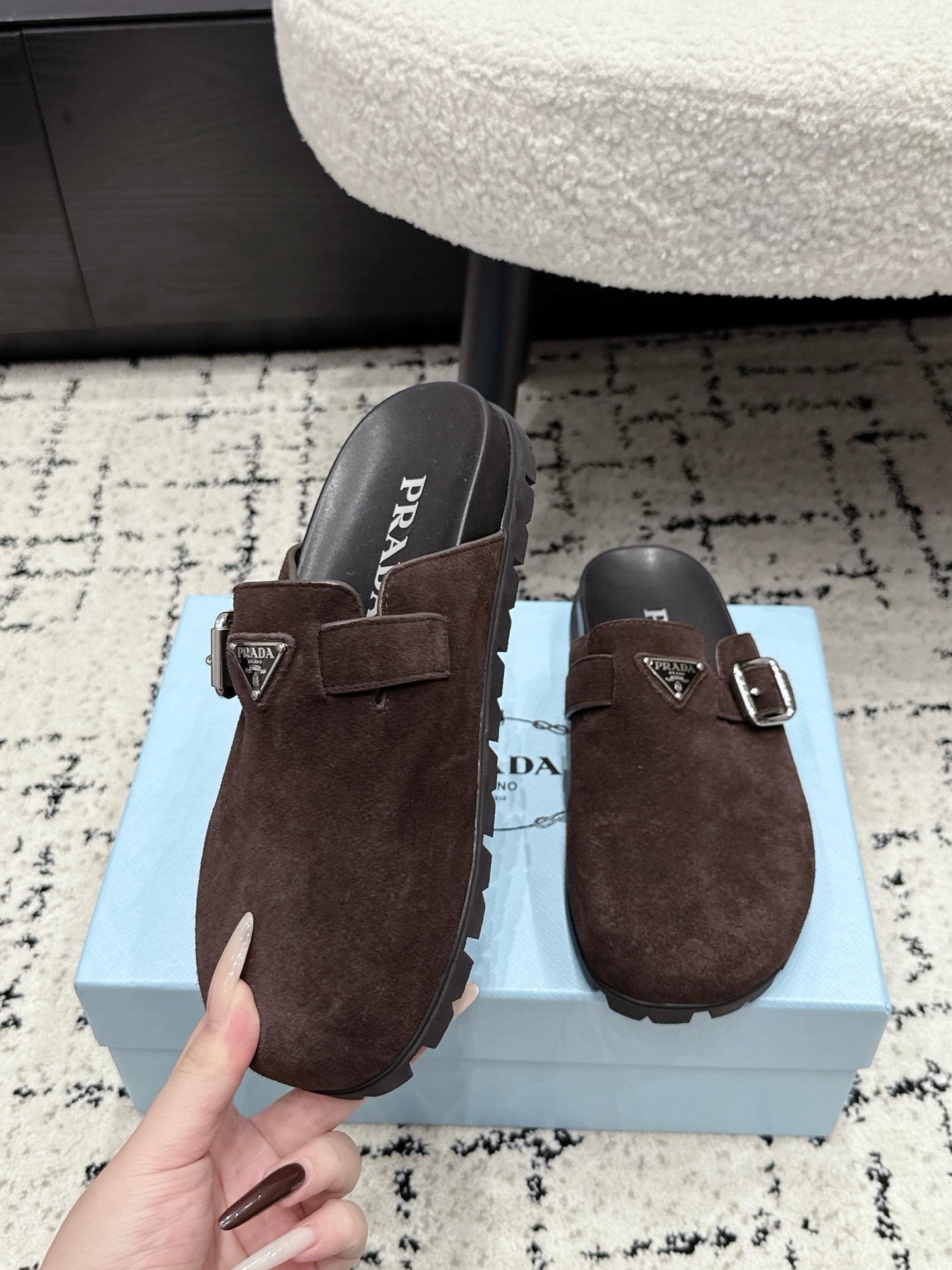 Prada Slides