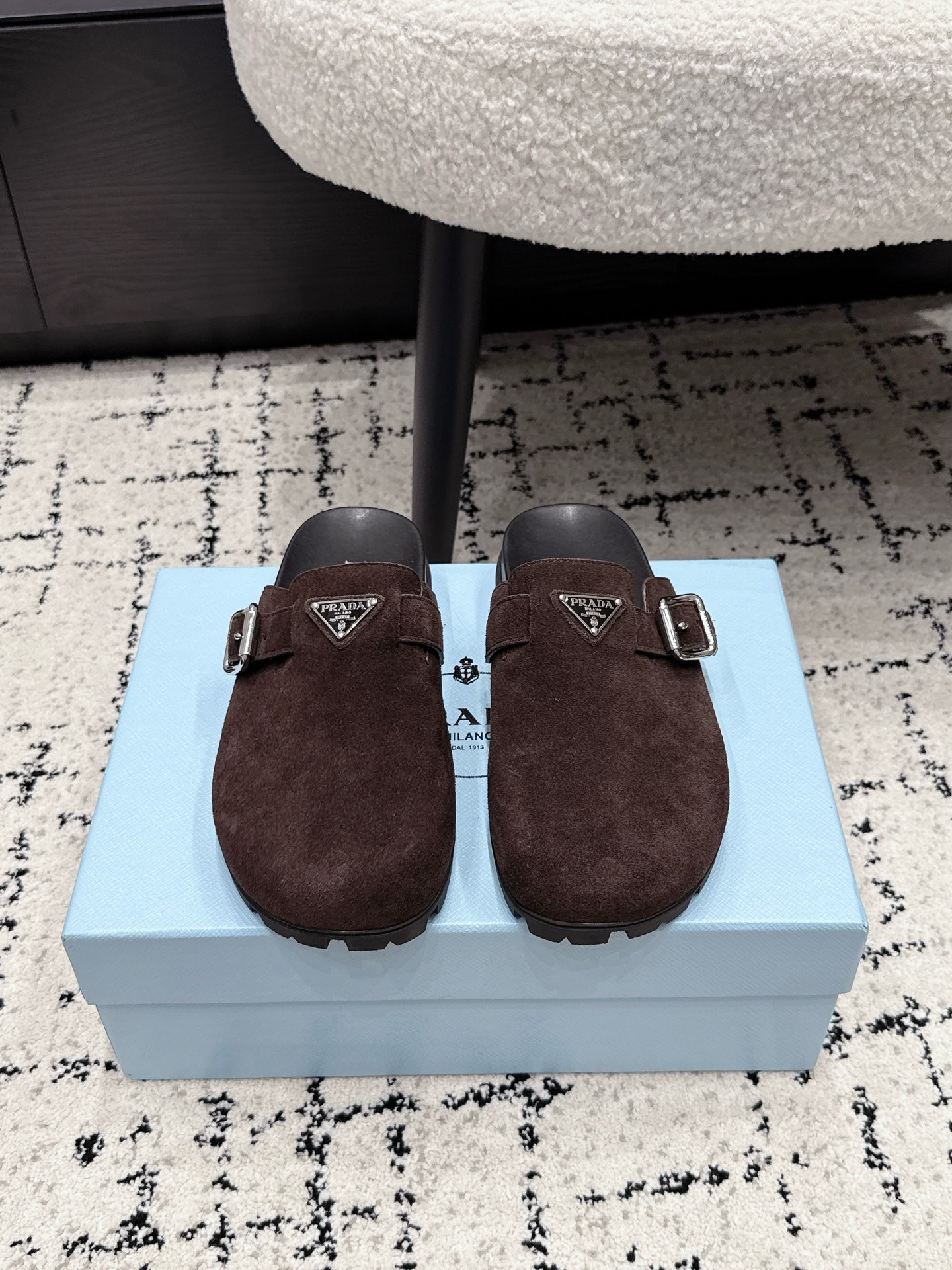 Prada Slides