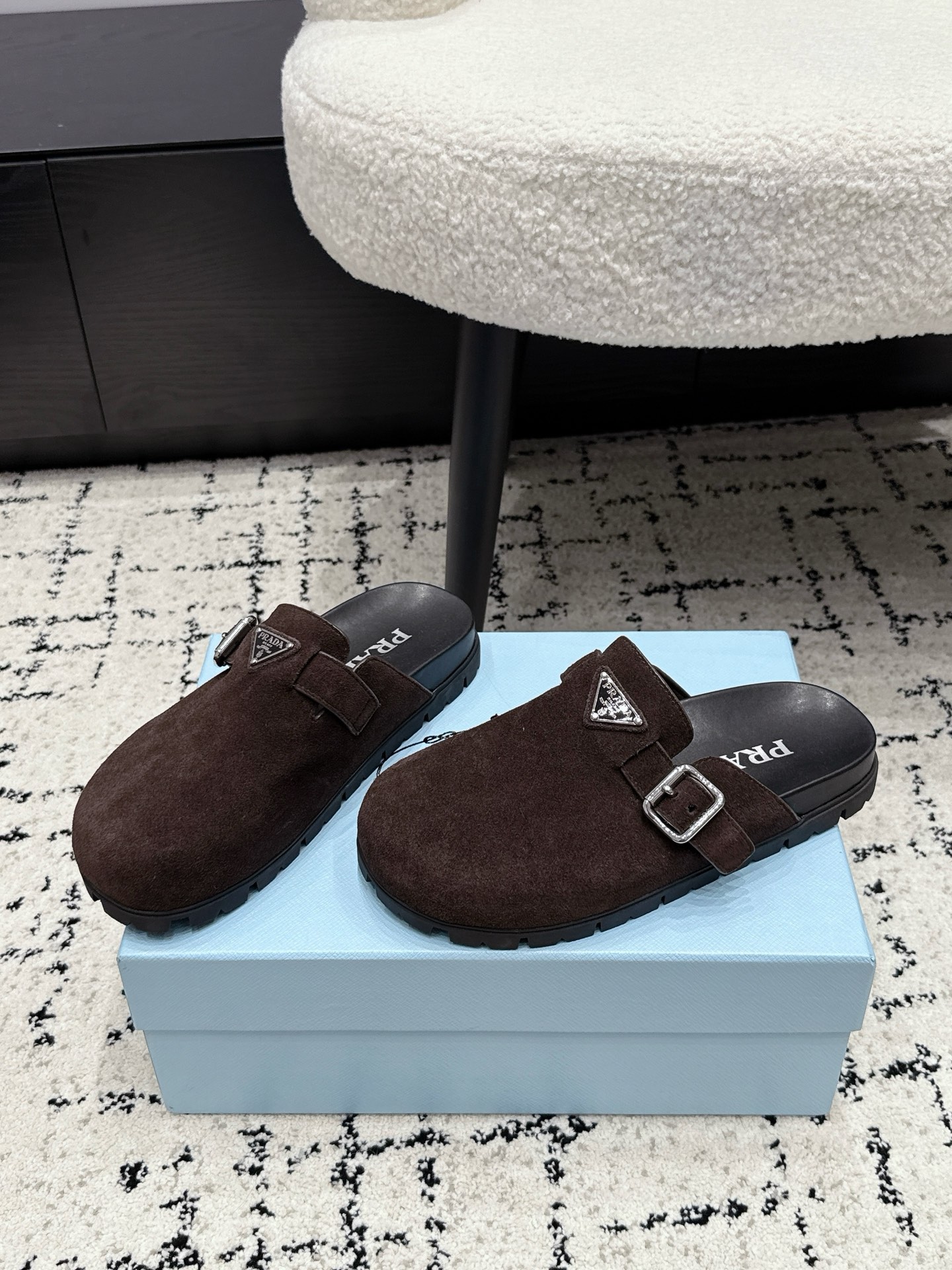 Prada Slides