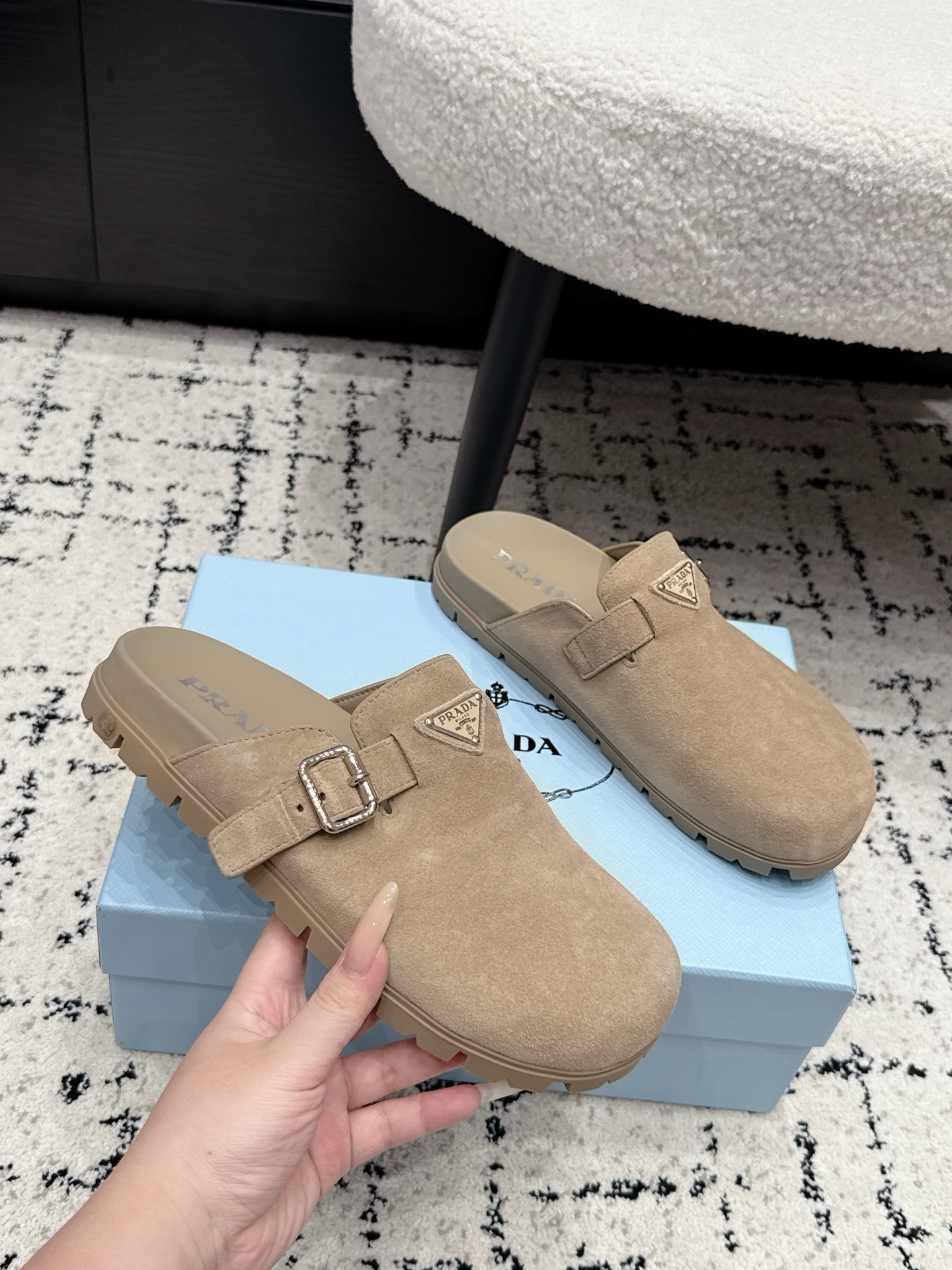 Prada Slides