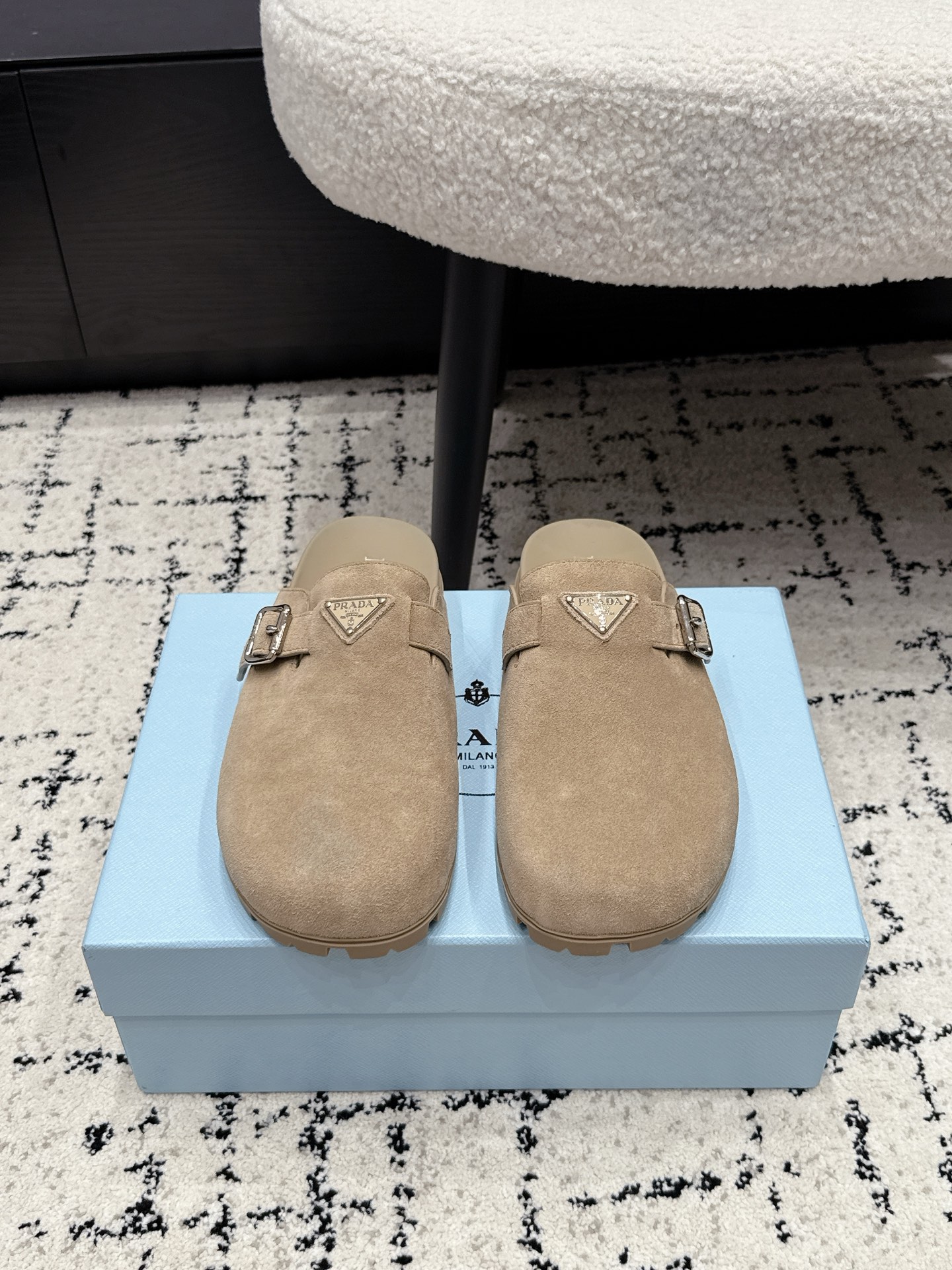 Prada Slides