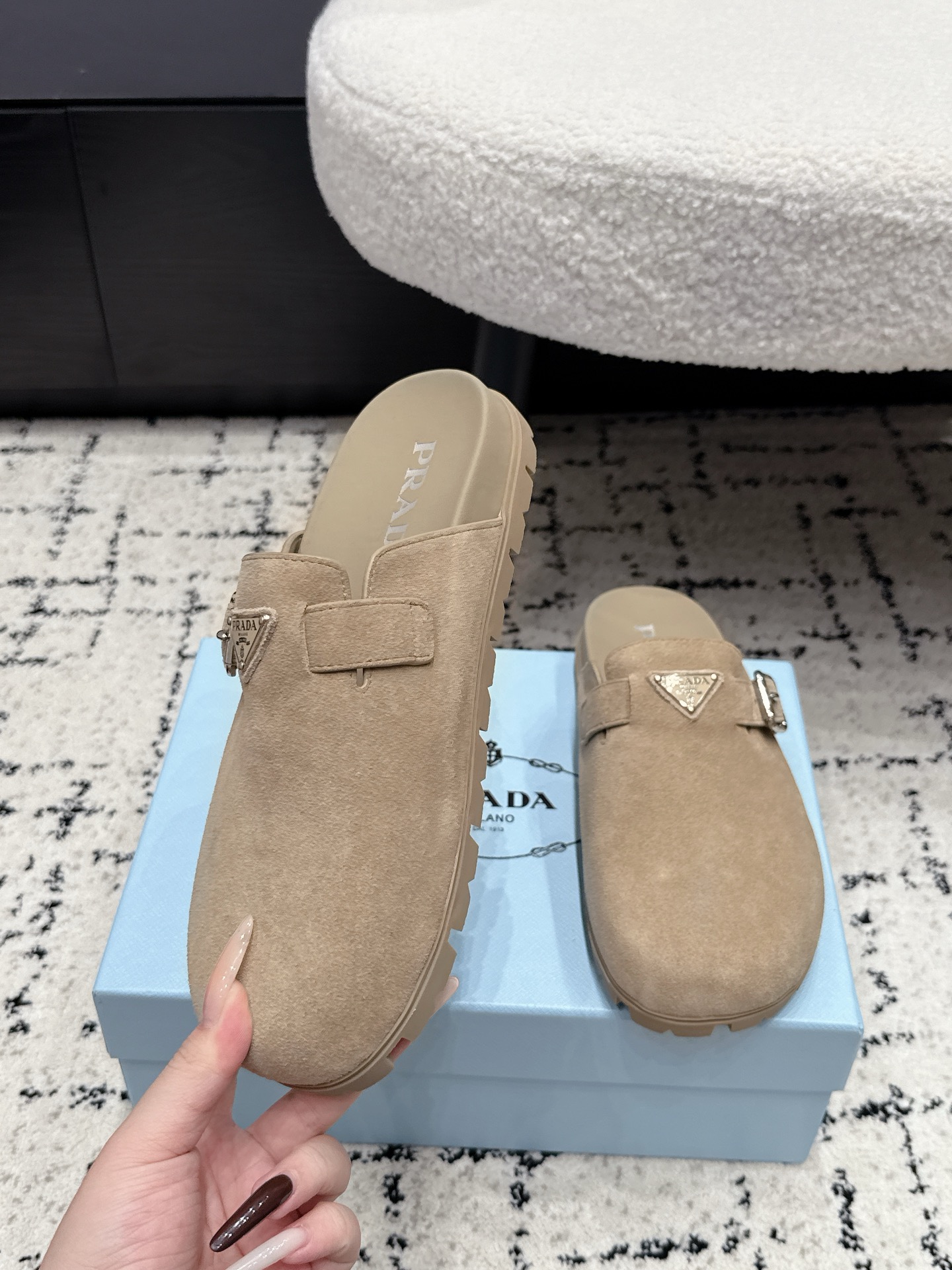 Prada Slides