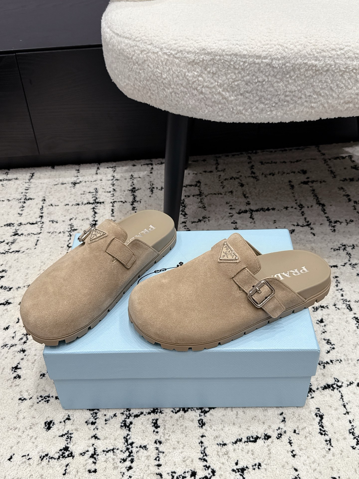 Prada Slides