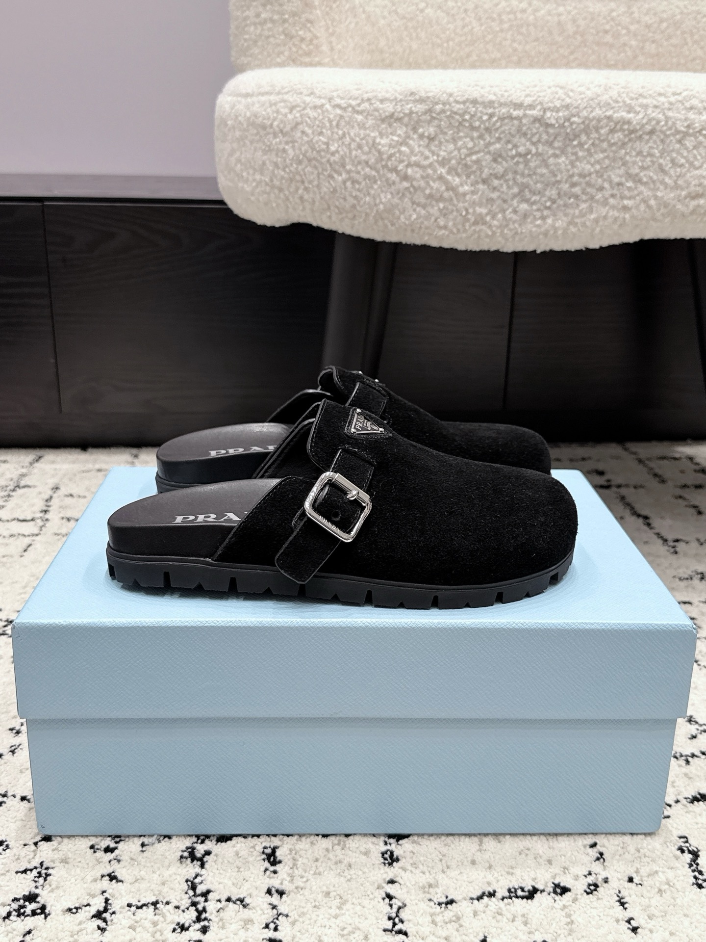 Prada Slides
