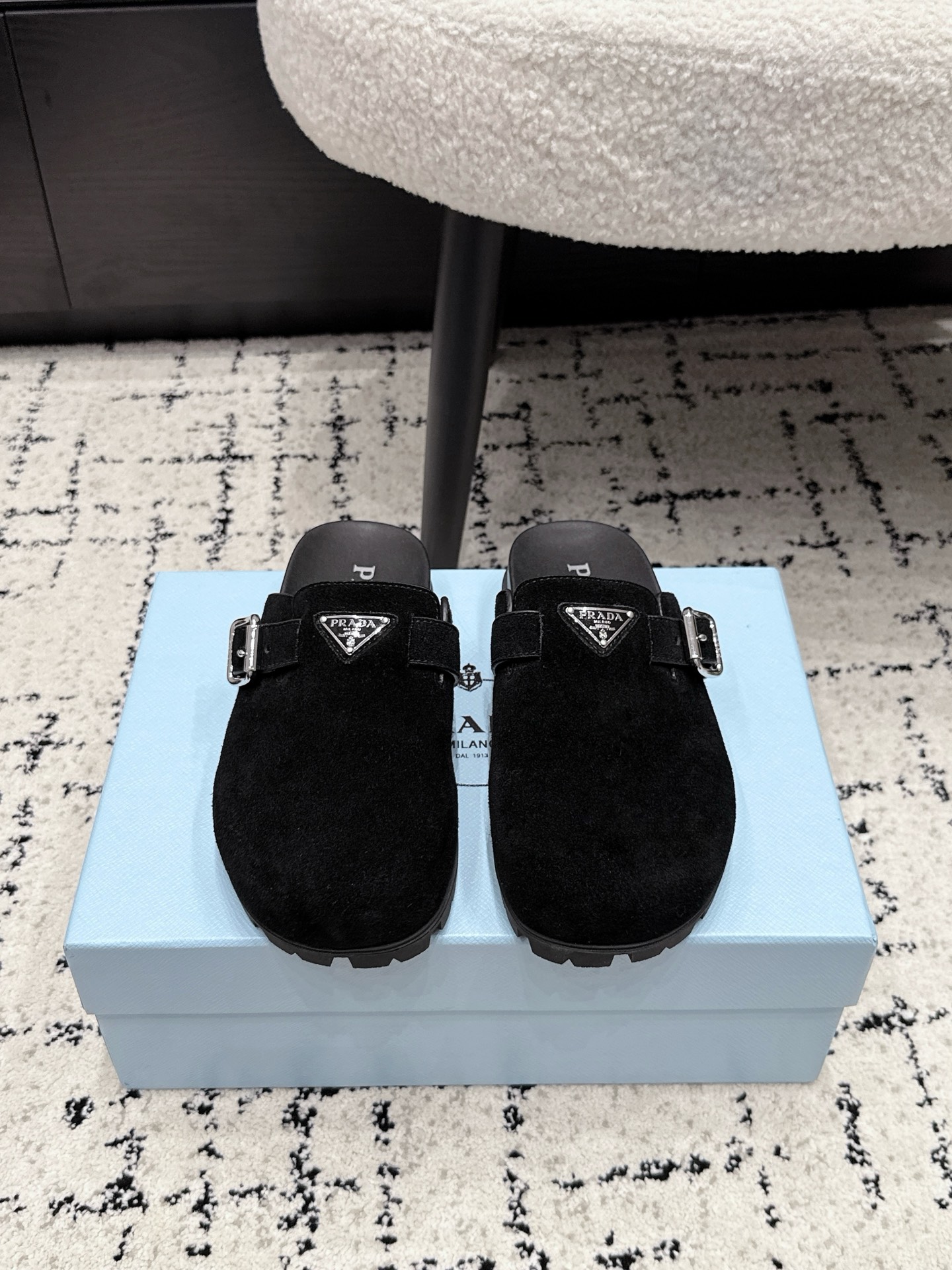 Prada Slides