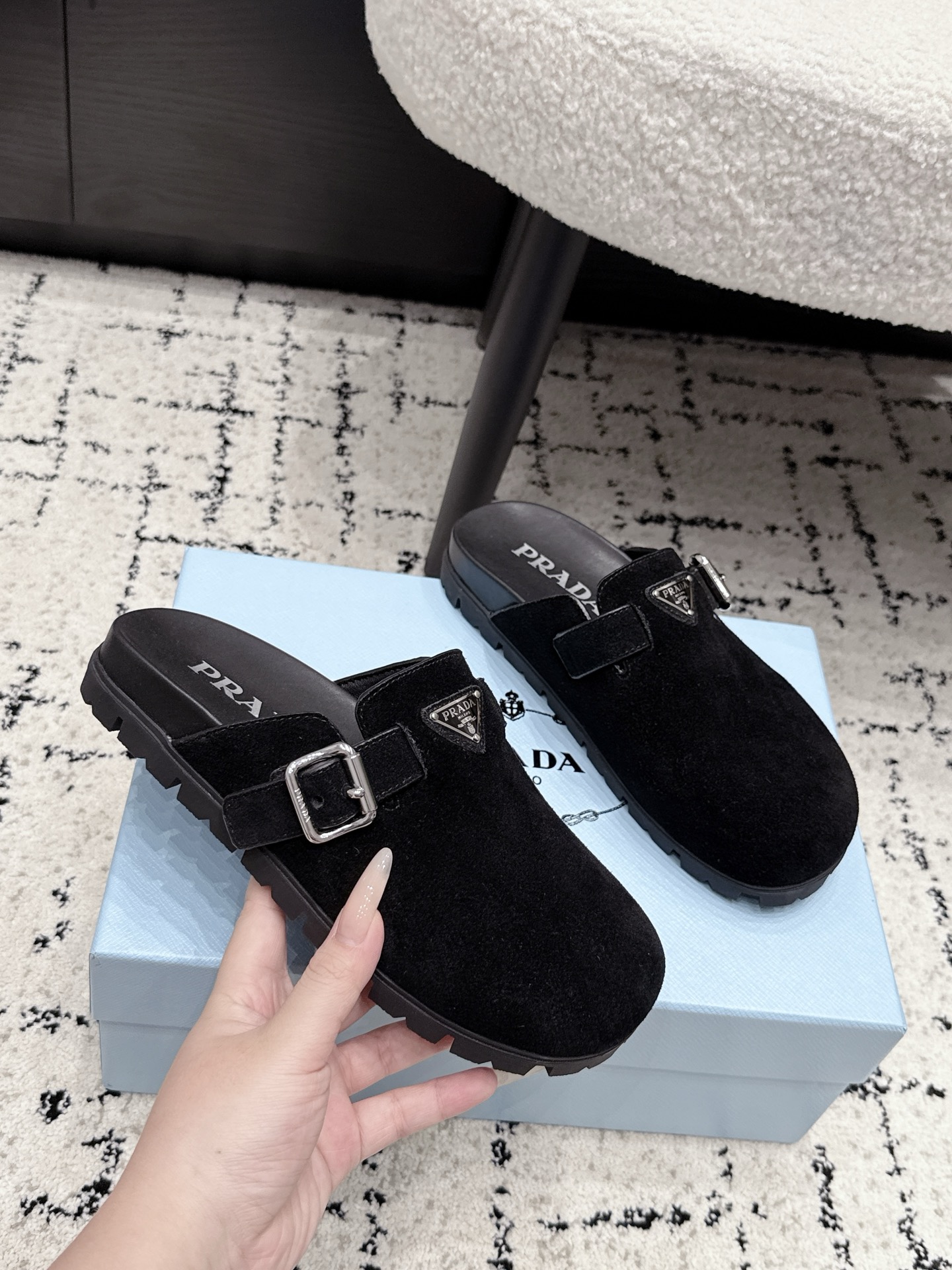 Prada Slides
