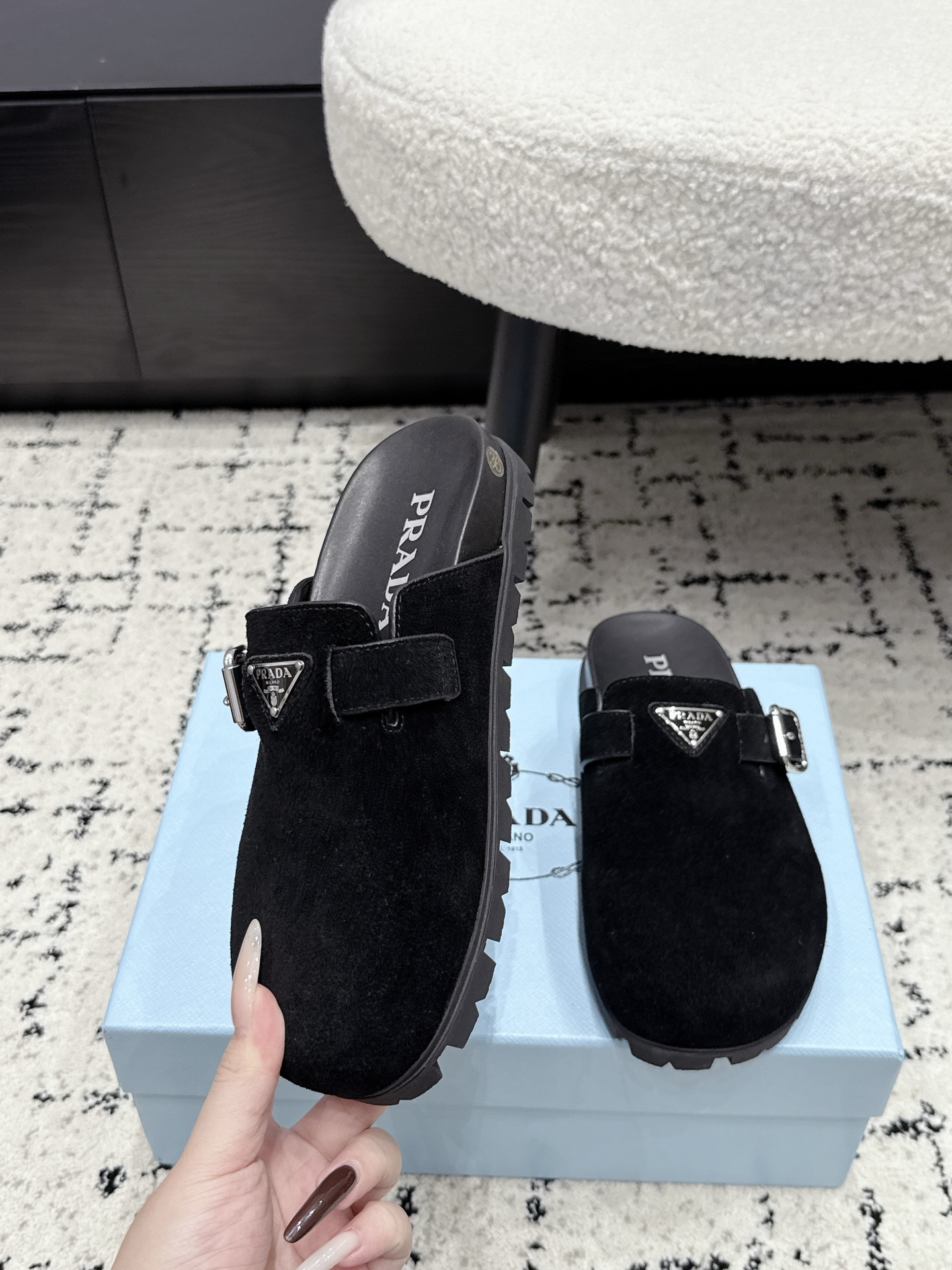 Prada Slides