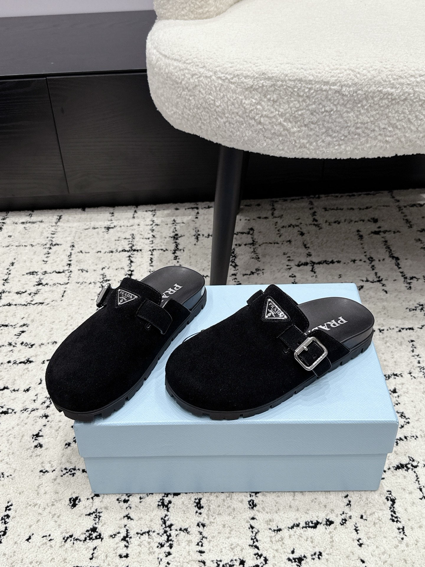 Prada Slides