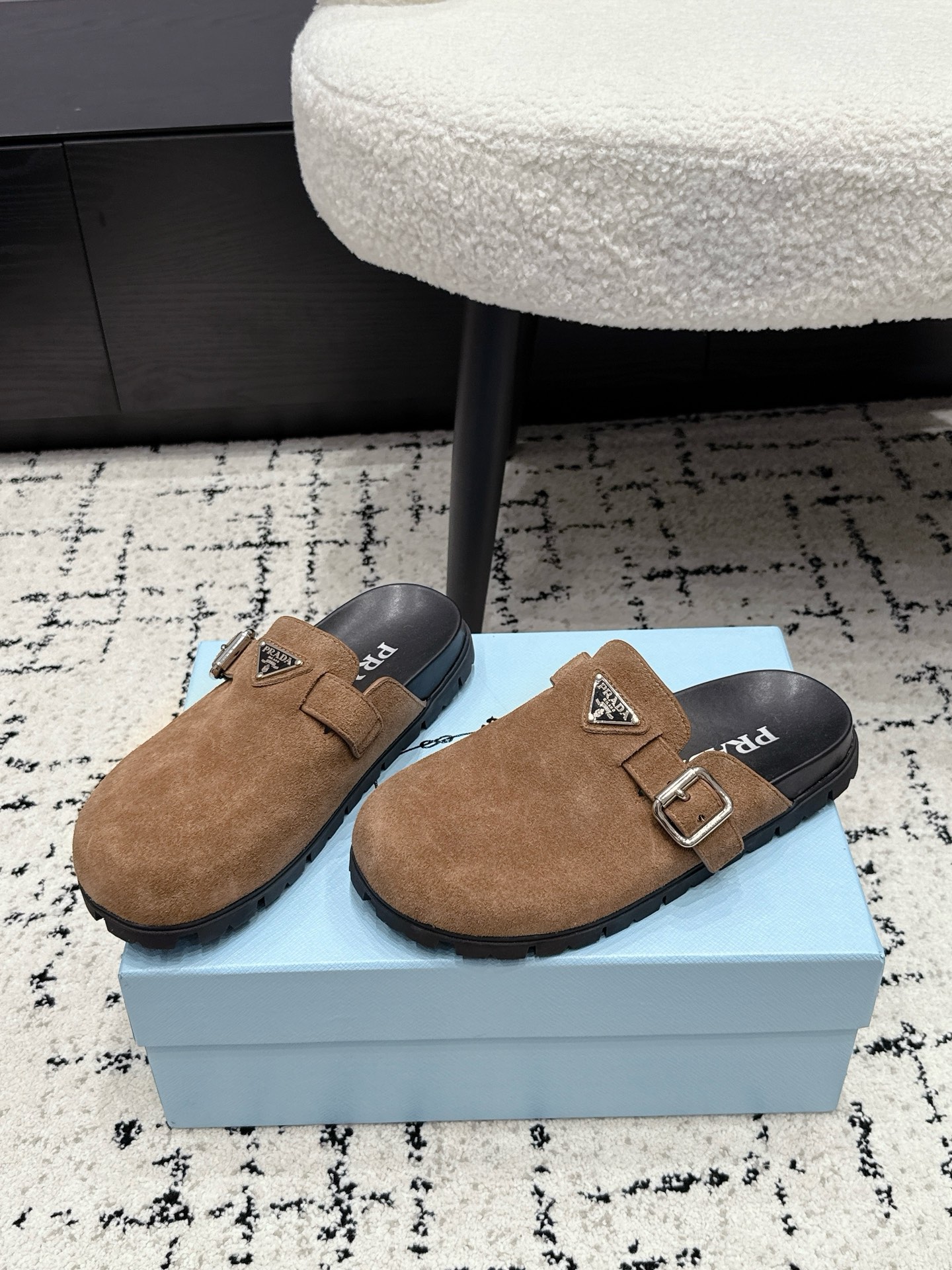 Prada Slides