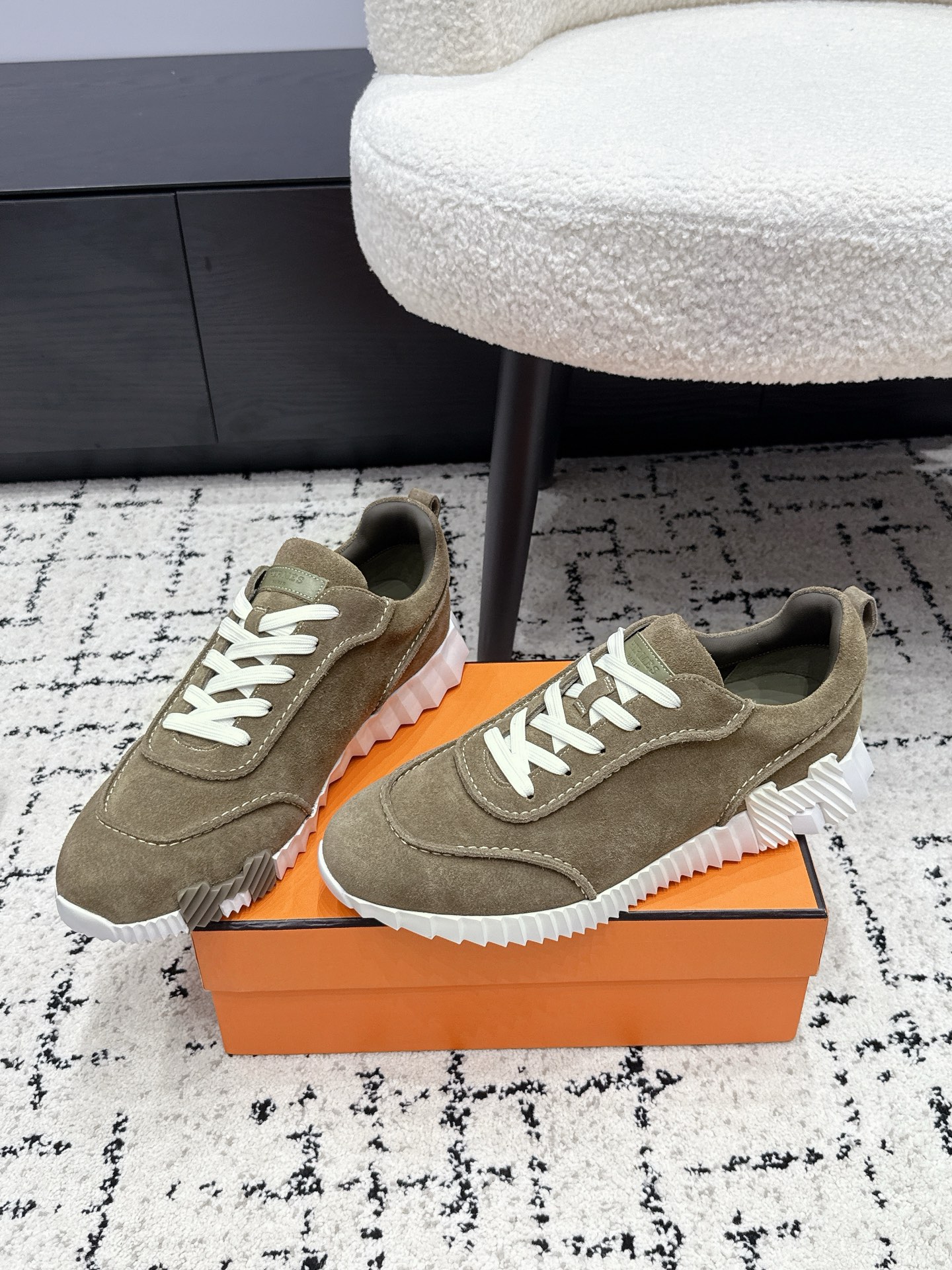 Hermes Sneakers