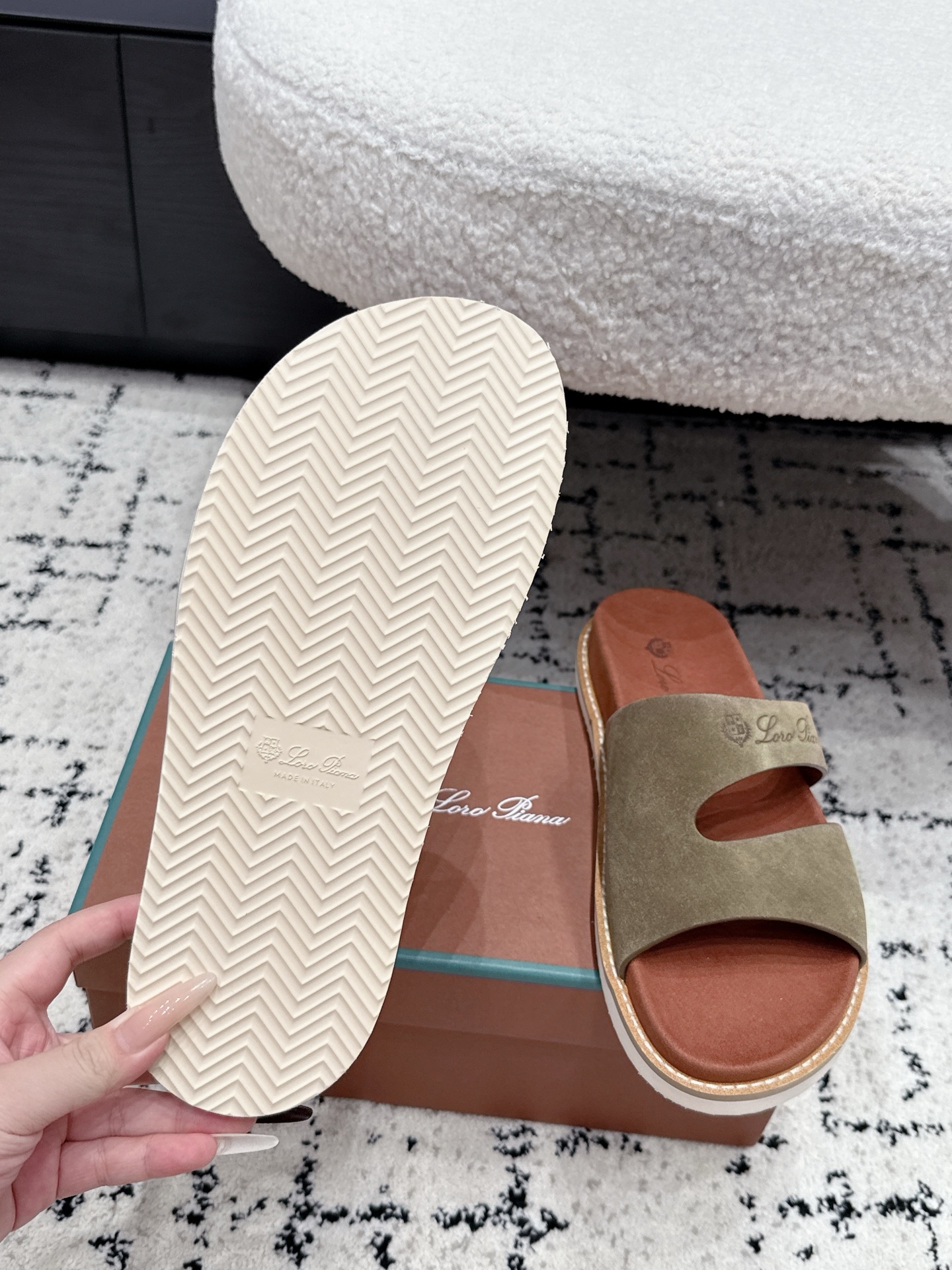 Loro Piana Slides