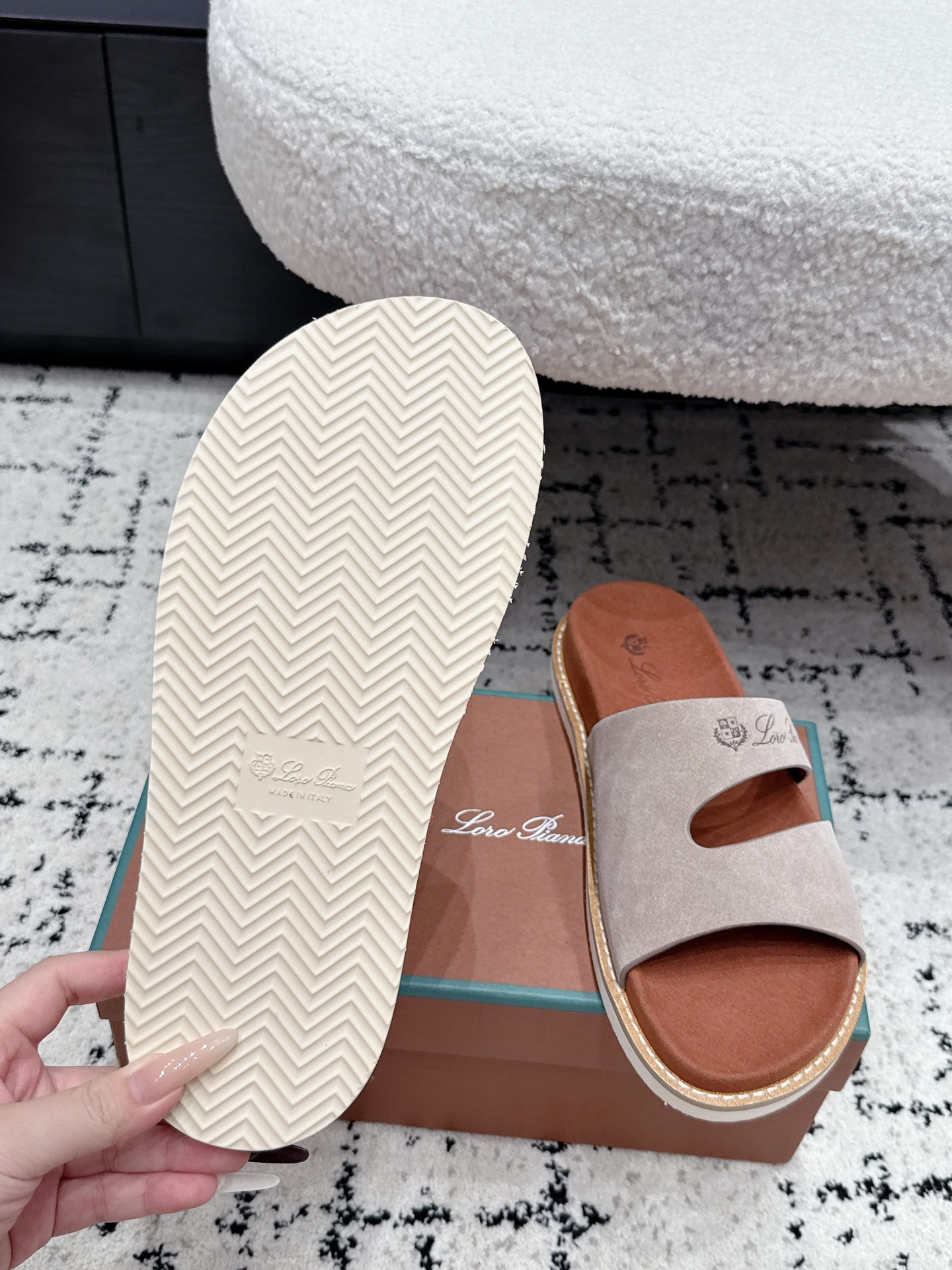 Loro Piana Slides