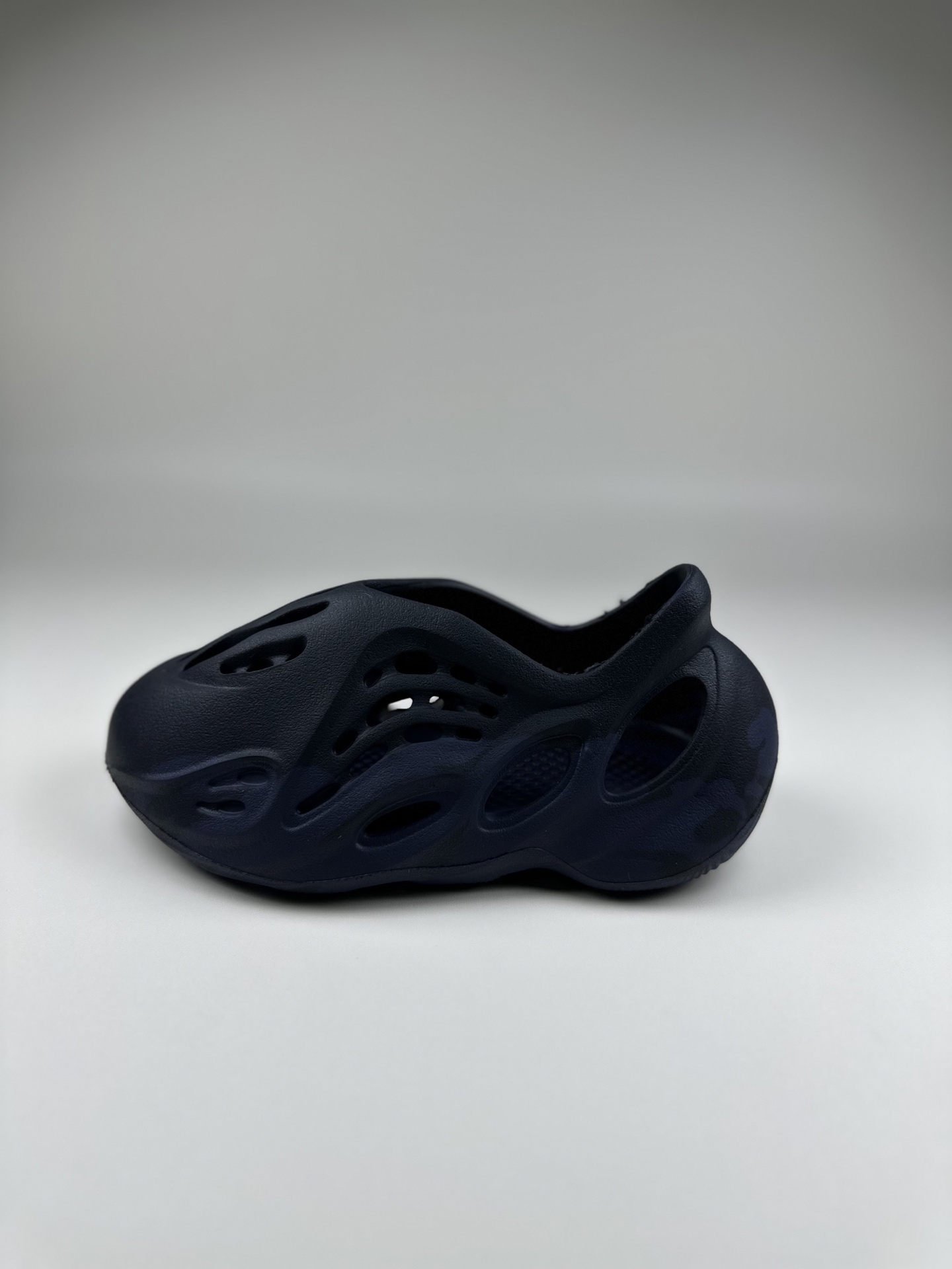 图片[8]-网红椰子新款儿童洞洞鞋男女宝宝包头凉鞋厚底透气休闲防滑沙滩鞋 尺码表！ US EUR 10码 28 11码 29 12码 31 13码 32 1码 33-选品中心