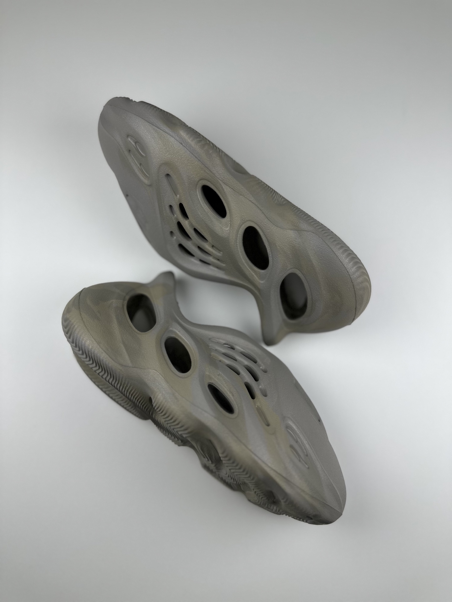 图片[6]-网红椰子新款儿童洞洞鞋男女宝宝包头凉鞋厚底透气休闲防滑沙滩鞋 尺码表！ US EUR 10码 28 11码 29 12码 31 13码 32 1码 33-选品中心