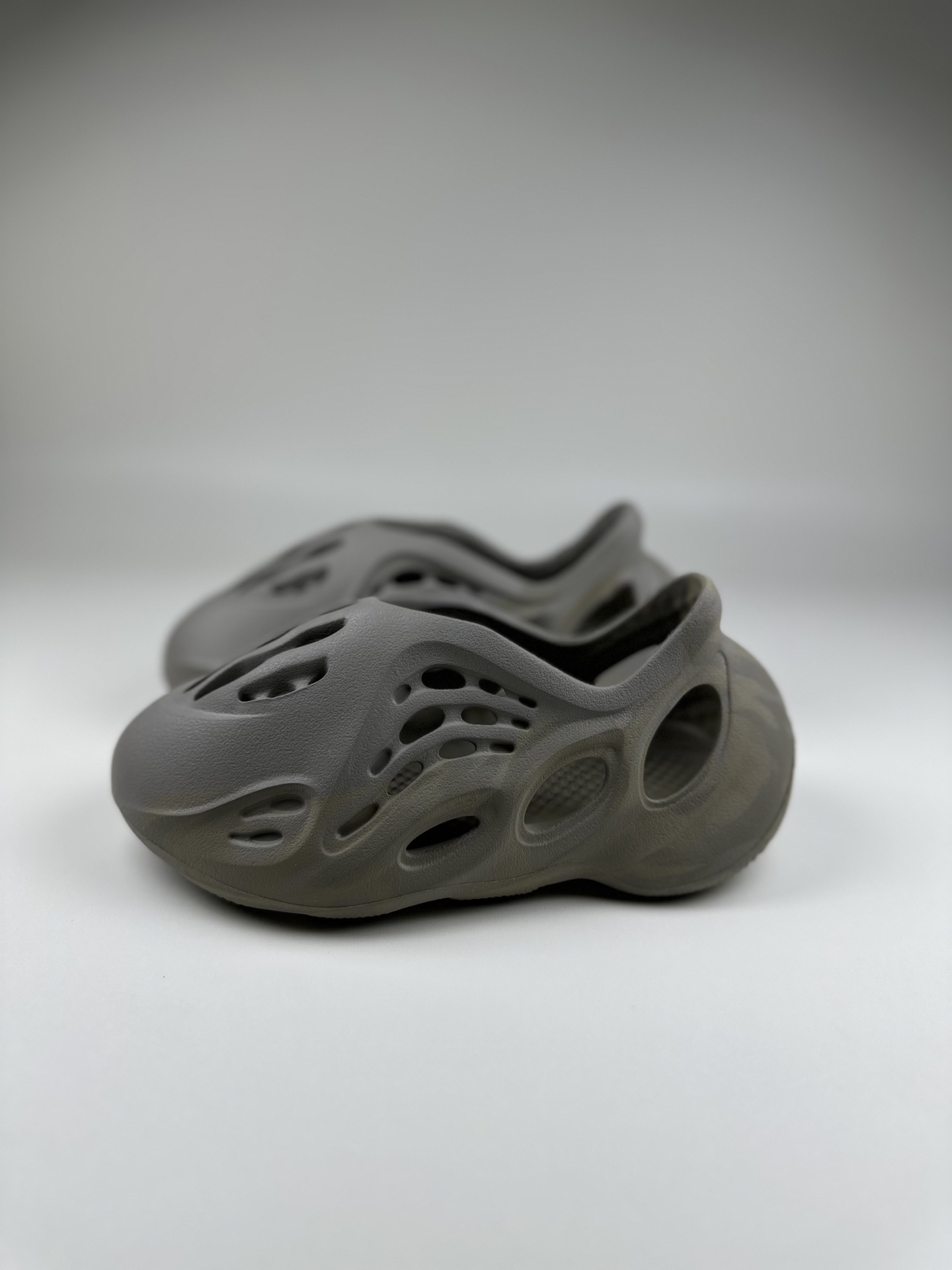 图片[3]-网红椰子新款儿童洞洞鞋男女宝宝包头凉鞋厚底透气休闲防滑沙滩鞋 尺码表！ US EUR 10码 28 11码 29 12码 31 13码 32 1码 33-选品中心