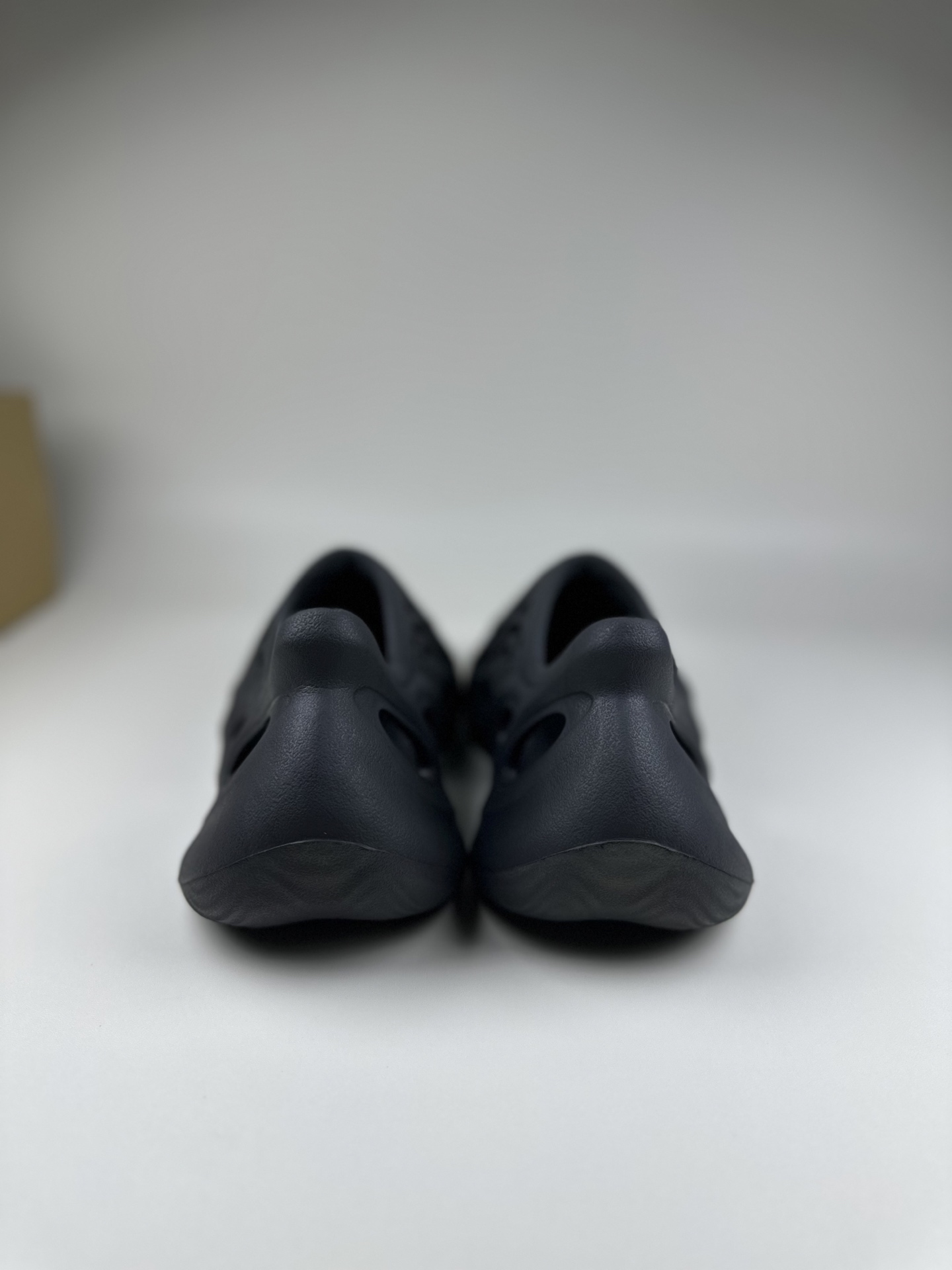 图片[4]-网红椰子新款儿童洞洞鞋男女宝宝包头凉鞋厚底透气休闲防滑沙滩鞋 尺码表！ US EUR 10码 28 11码 29 12码 31 13码 32 1码 33-选品中心