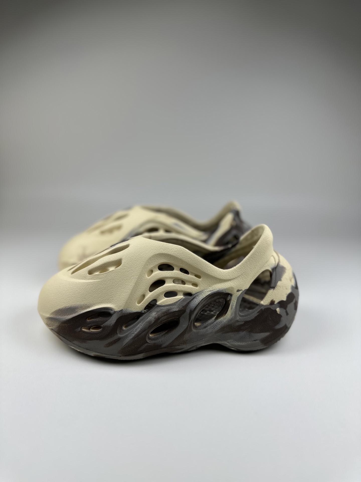 图片[3]-网红椰子新款儿童洞洞鞋男女宝宝包头凉鞋厚底透气休闲防滑沙滩鞋 尺码表！ US EUR 10码 28 11码 29 12码 31 13码 32 1码 33-选品中心