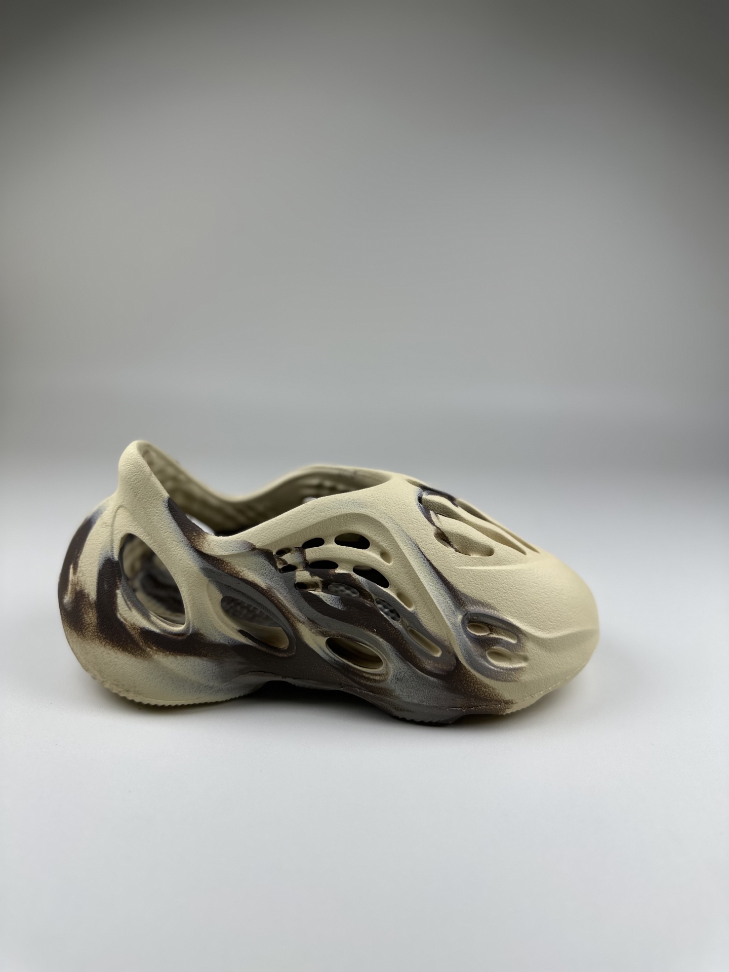 图片[9]-网红椰子新款儿童洞洞鞋男女宝宝包头凉鞋厚底透气休闲防滑沙滩鞋 尺码表！ US EUR 10码 28 11码 29 12码 31 13码 32 1码 33-选品中心