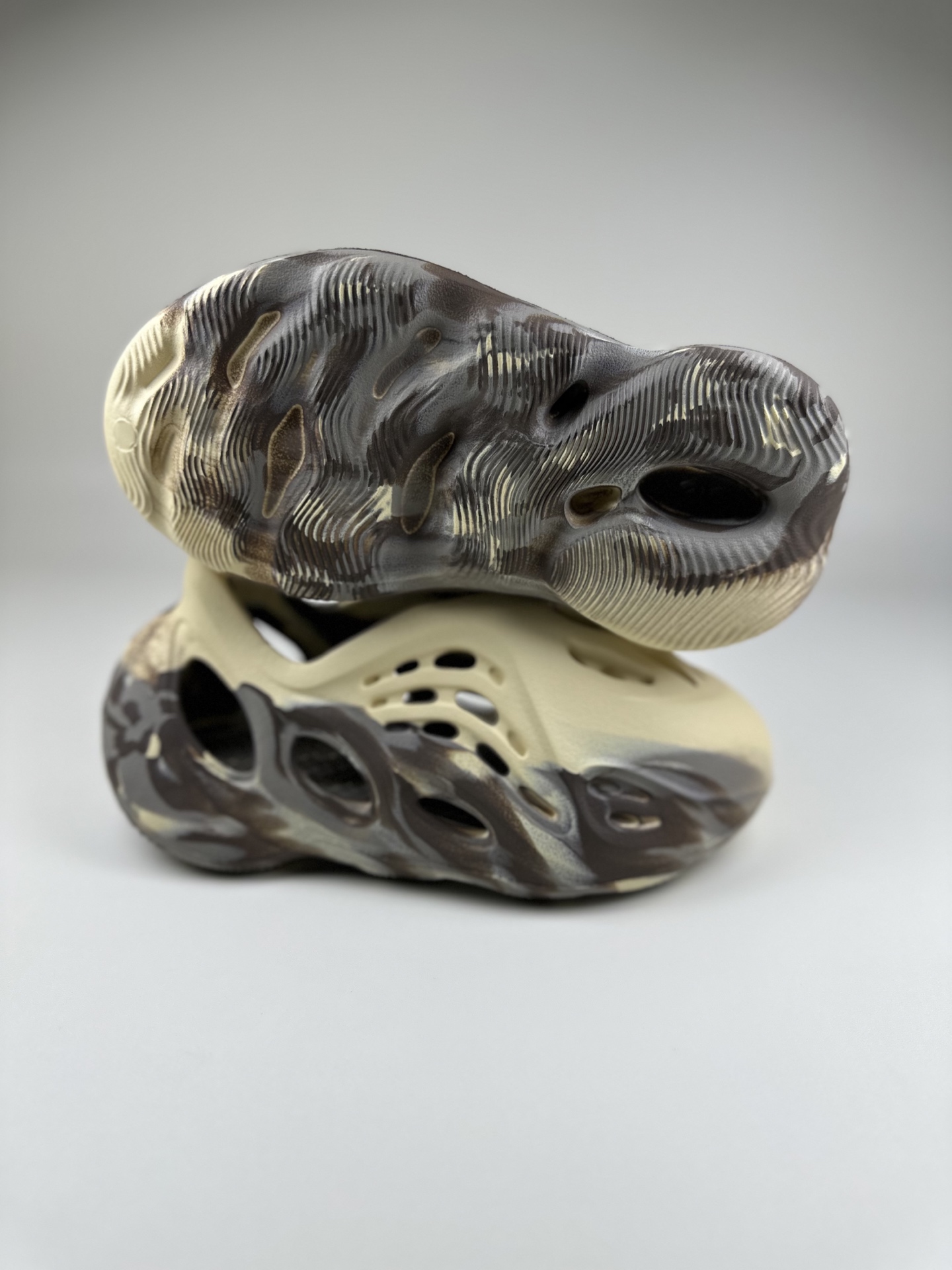 图片[2]-网红椰子新款儿童洞洞鞋男女宝宝包头凉鞋厚底透气休闲防滑沙滩鞋 尺码表！ US EUR 10码 28 11码 29 12码 31 13码 32 1码 33-选品中心