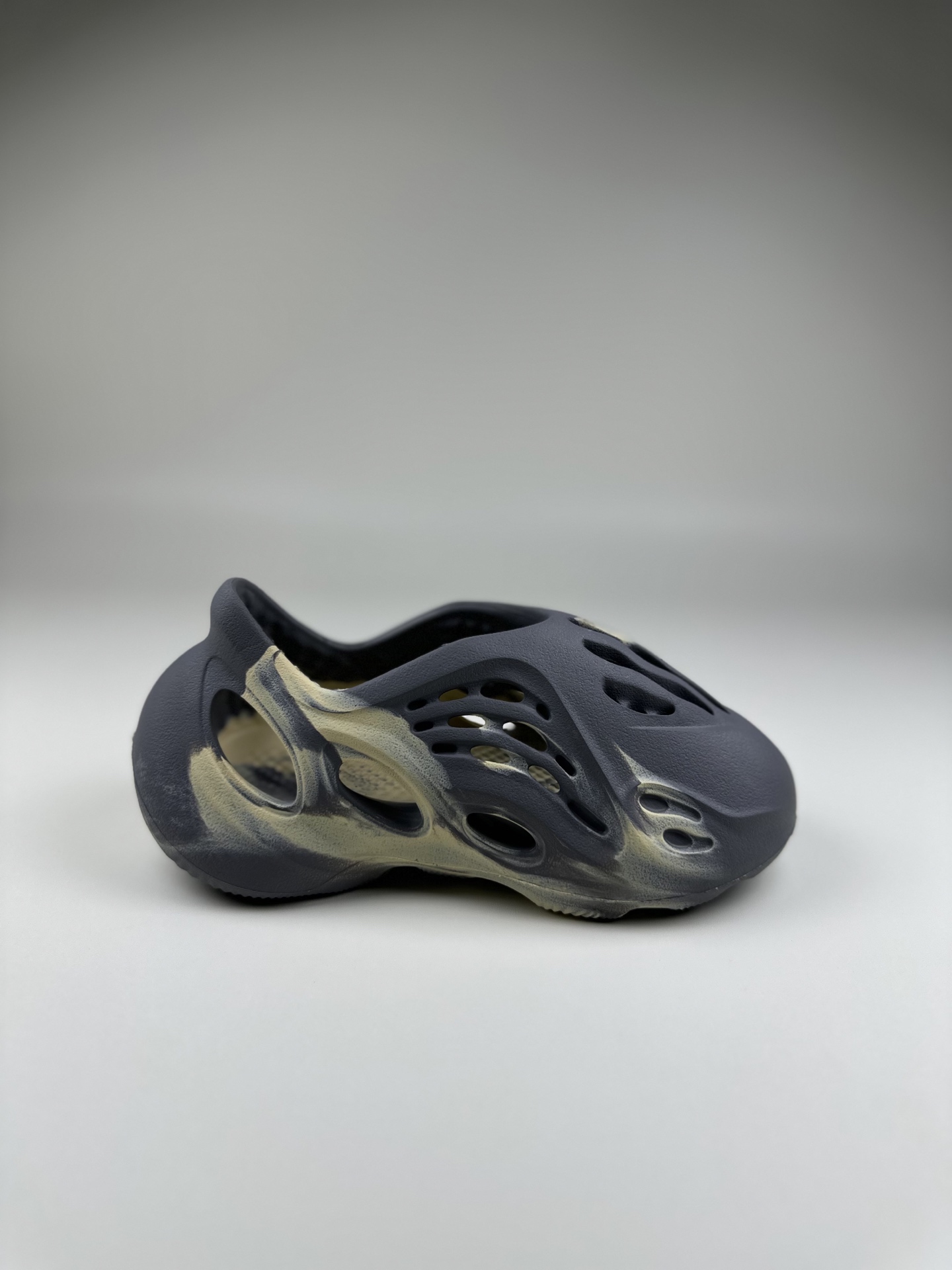 图片[9]-网红椰子新款儿童洞洞鞋男女宝宝包头凉鞋厚底透气休闲防滑沙滩鞋 尺码表！ US EUR 10码 28 11码 29 12码 31 13码 32 1码 33-选品中心