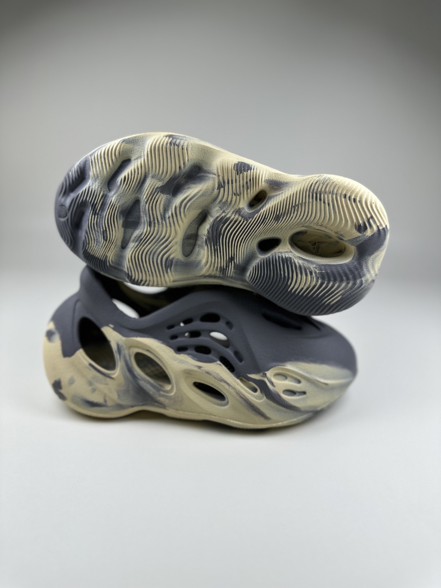 图片[2]-网红椰子新款儿童洞洞鞋男女宝宝包头凉鞋厚底透气休闲防滑沙滩鞋 尺码表！ US EUR 10码 28 11码 29 12码 31 13码 32 1码 33-选品中心