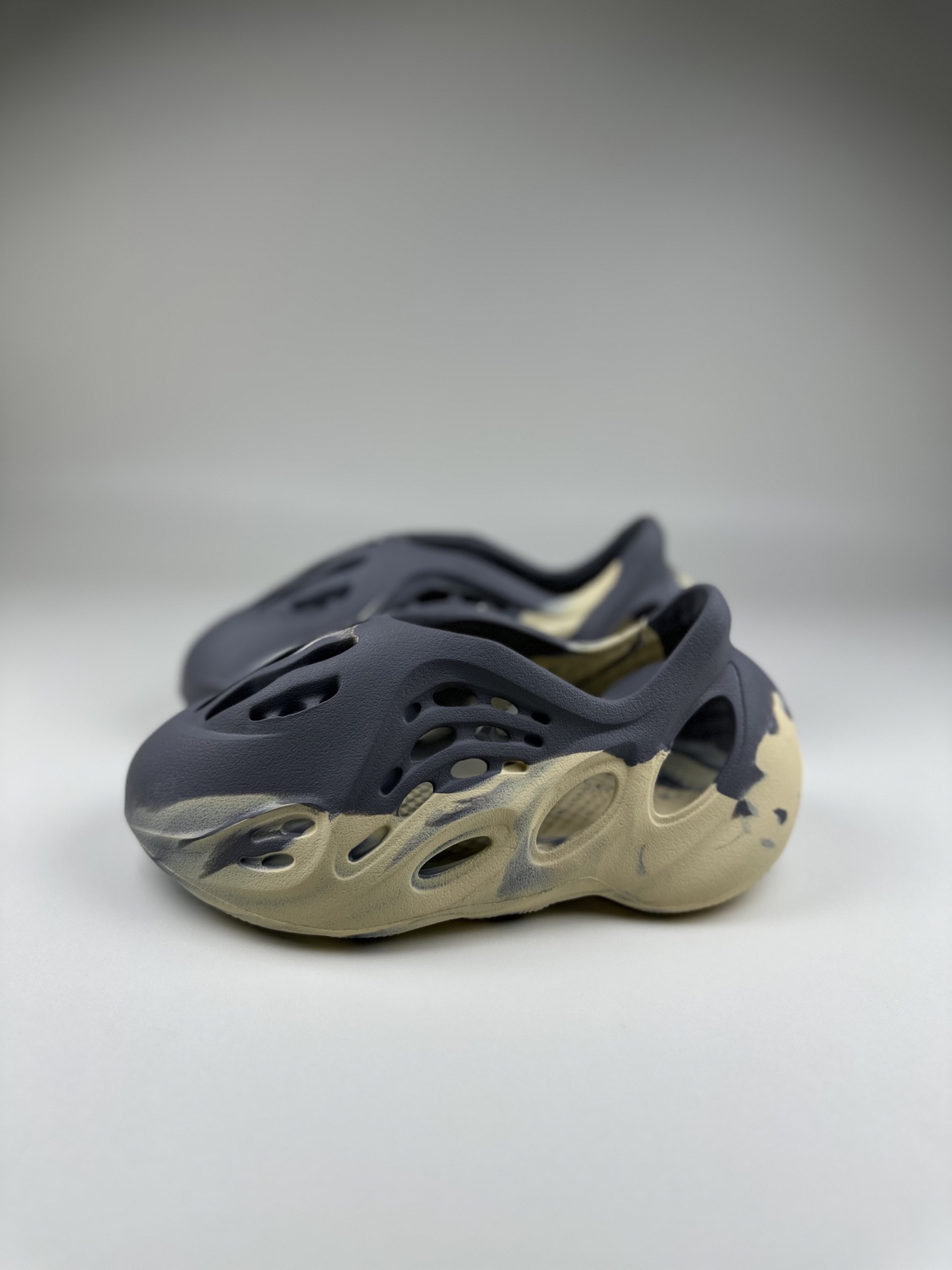 图片[3]-网红椰子新款儿童洞洞鞋男女宝宝包头凉鞋厚底透气休闲防滑沙滩鞋 尺码表！ US EUR 10码 28 11码 29 12码 31 13码 32 1码 33-选品中心