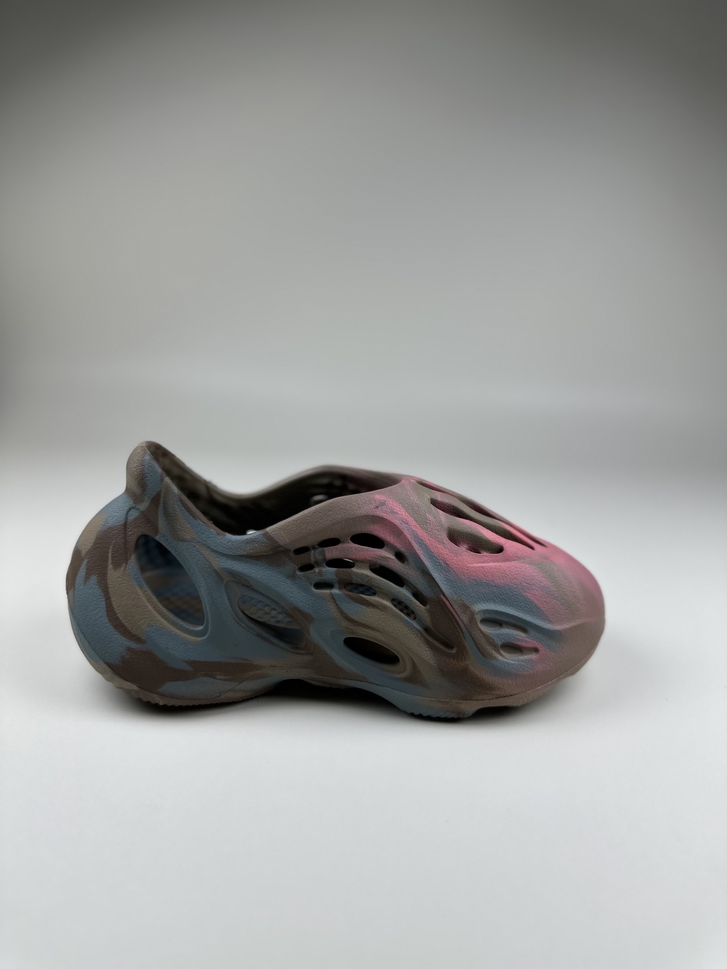 图片[9]-网红椰子新款儿童洞洞鞋男女宝宝包头凉鞋厚底透气休闲防滑沙滩鞋 尺码表！ US EUR 10码 28 11码 29 12码 31 13码 32 1码 33-选品中心