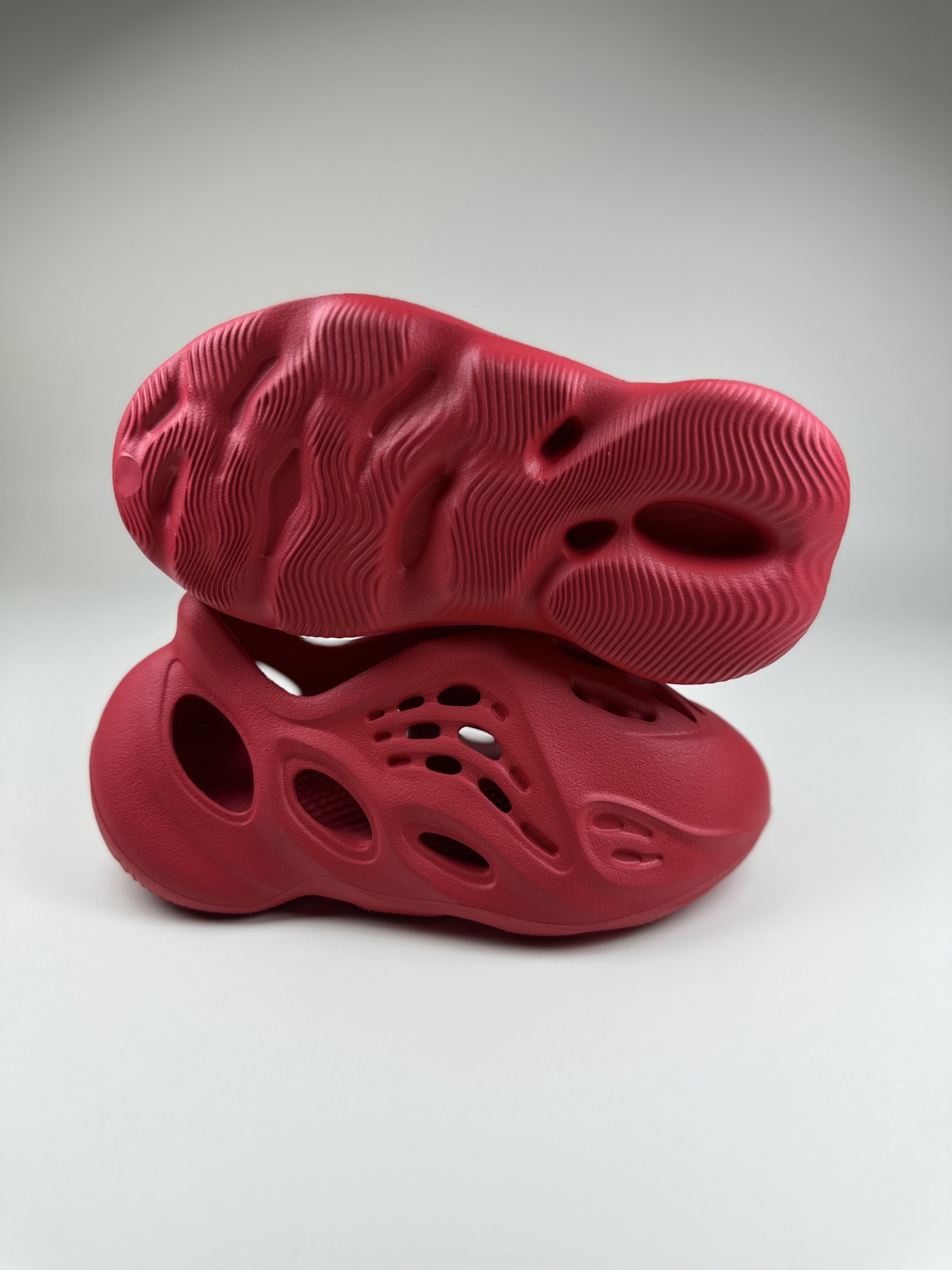 图片[2]-网红椰子新款儿童洞洞鞋男女宝宝包头凉鞋厚底透气休闲防滑沙滩鞋 尺码表！ US EUR 10码 28 11码 29 12码 31 13码 32 1码 33-选品中心