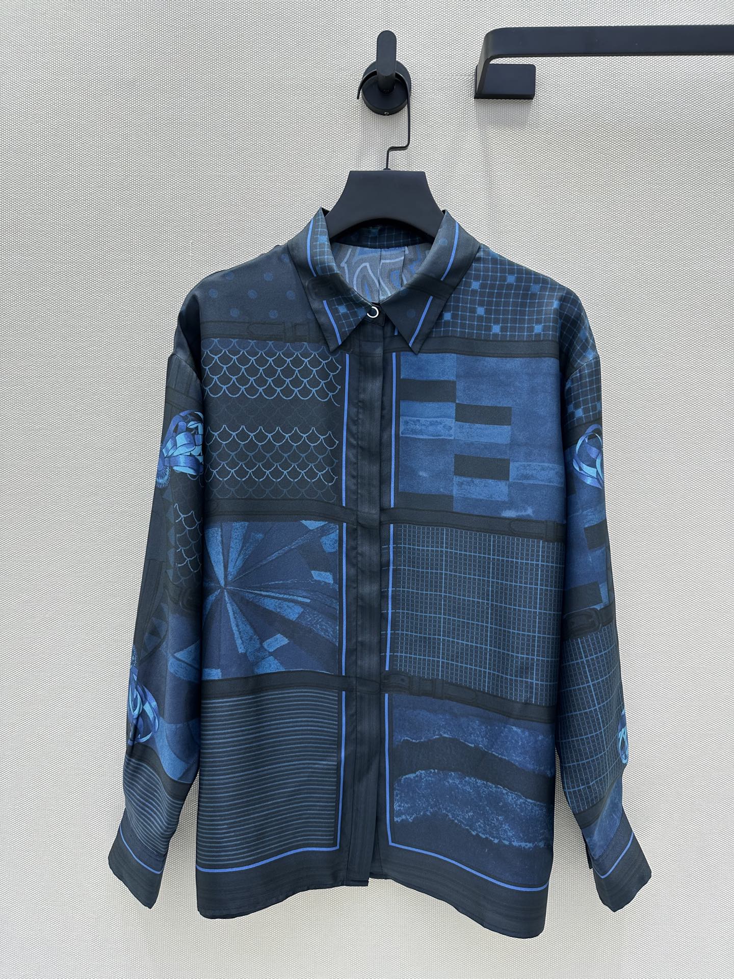 “Palefroi Remix: Original 100% Silk Women’s Suit with High-Quality Package” - 图片 1