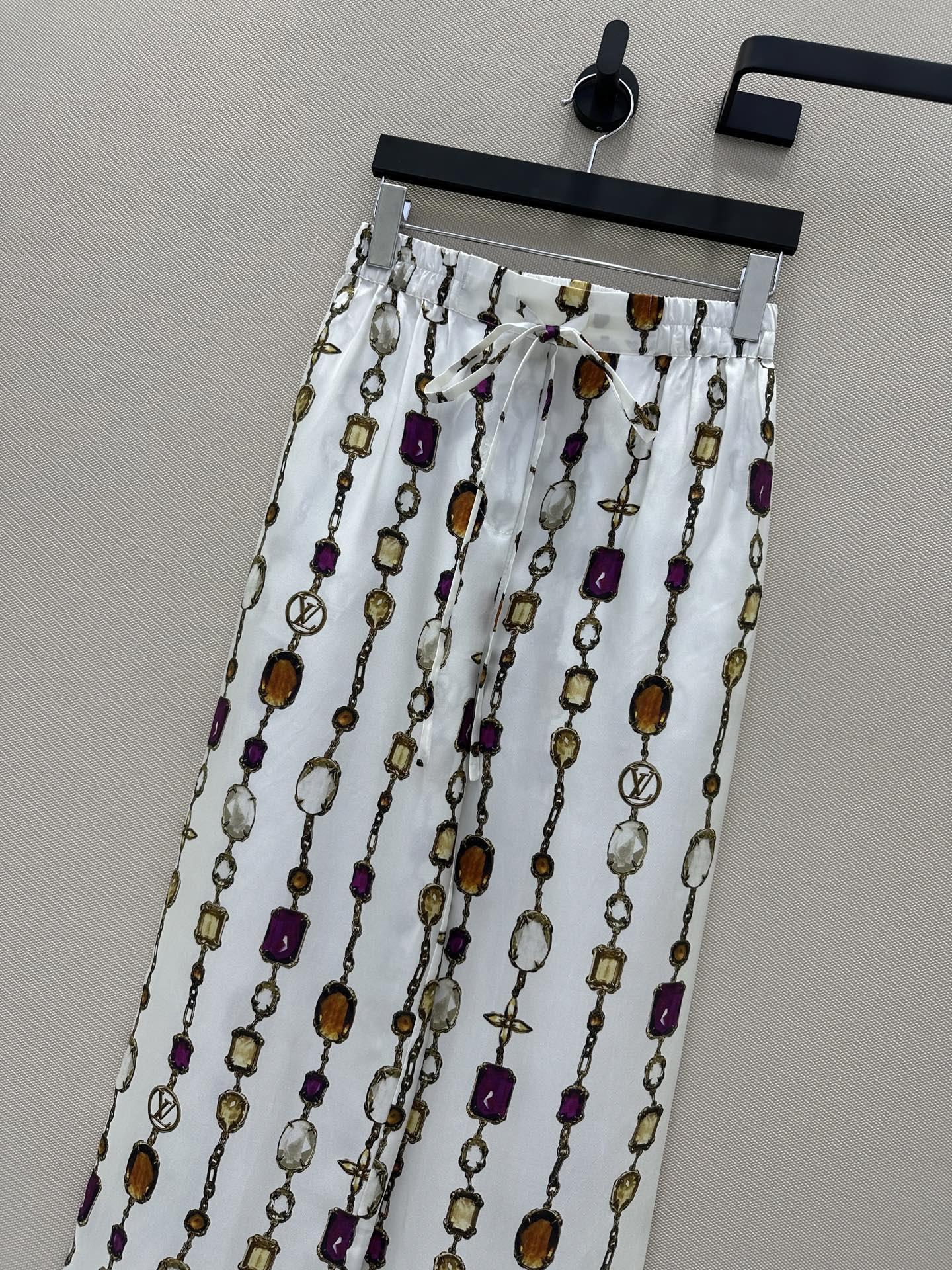 Classic Monogram Silk Pajama Set: Original Scavenger Dress with Quality Packaging. - 图片 2