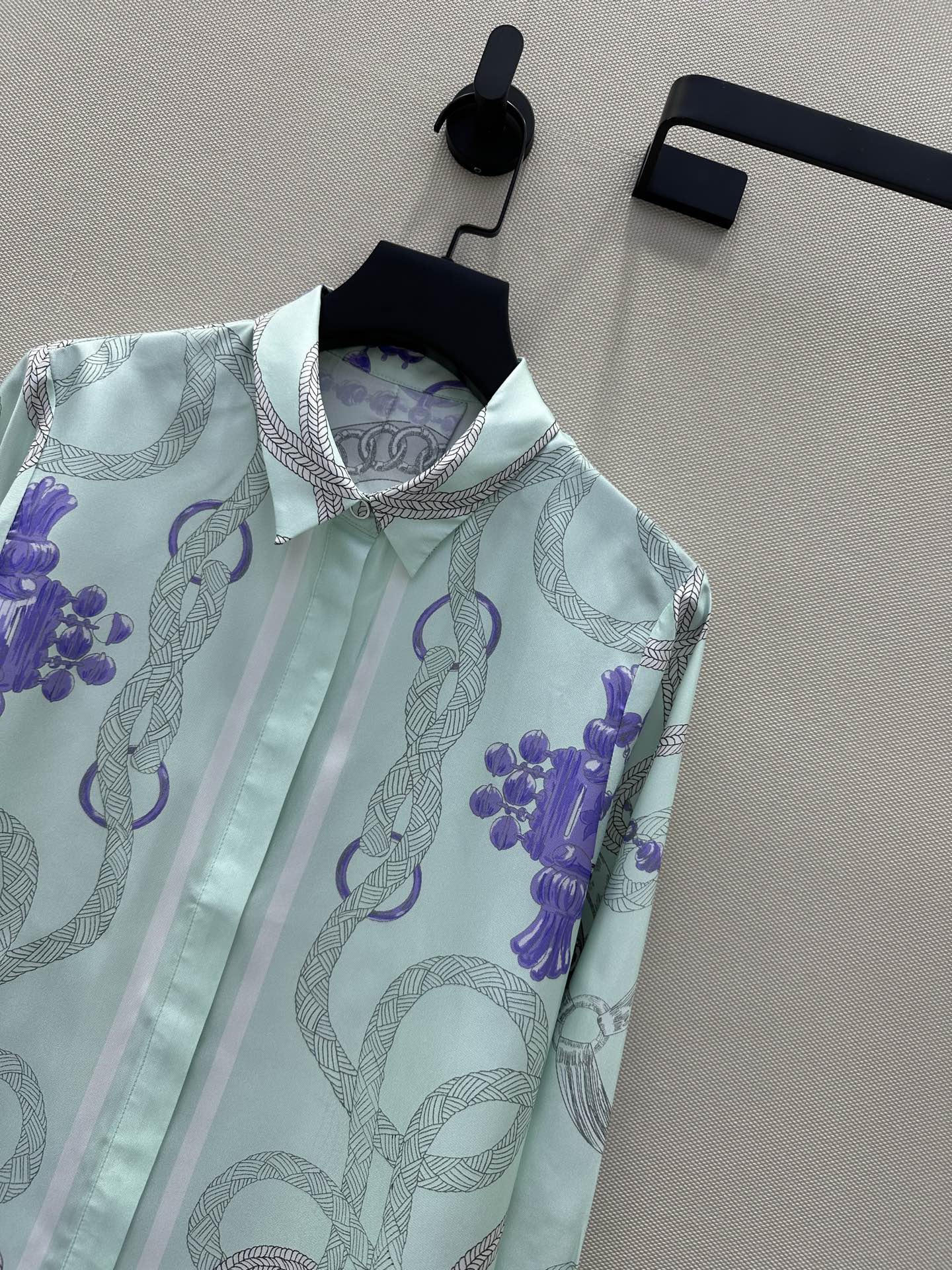 “Silk Women’s Suit: P864 Original Palefroi Remix, High Quality Package” - 图片 4