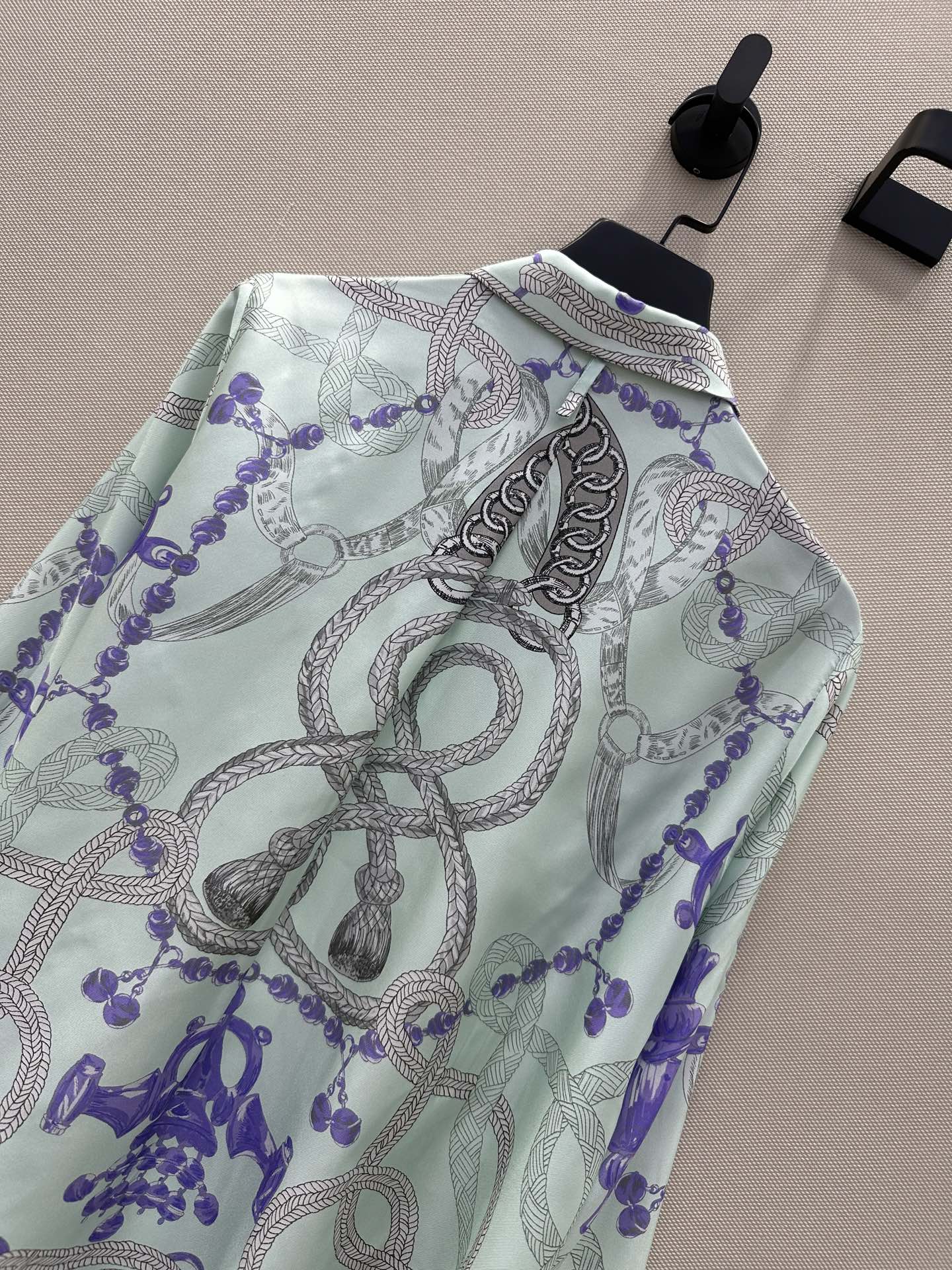 “Silk Women’s Suit: P864 Original Palefroi Remix, High Quality Package” - 图片 8