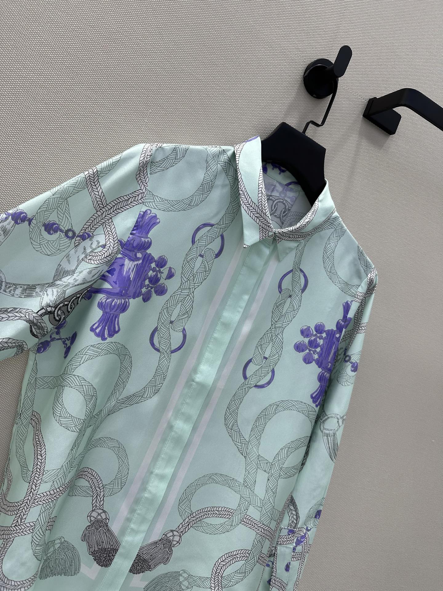 “Silk Women’s Suit: P864 Original Palefroi Remix, High Quality Package” - 图片 3