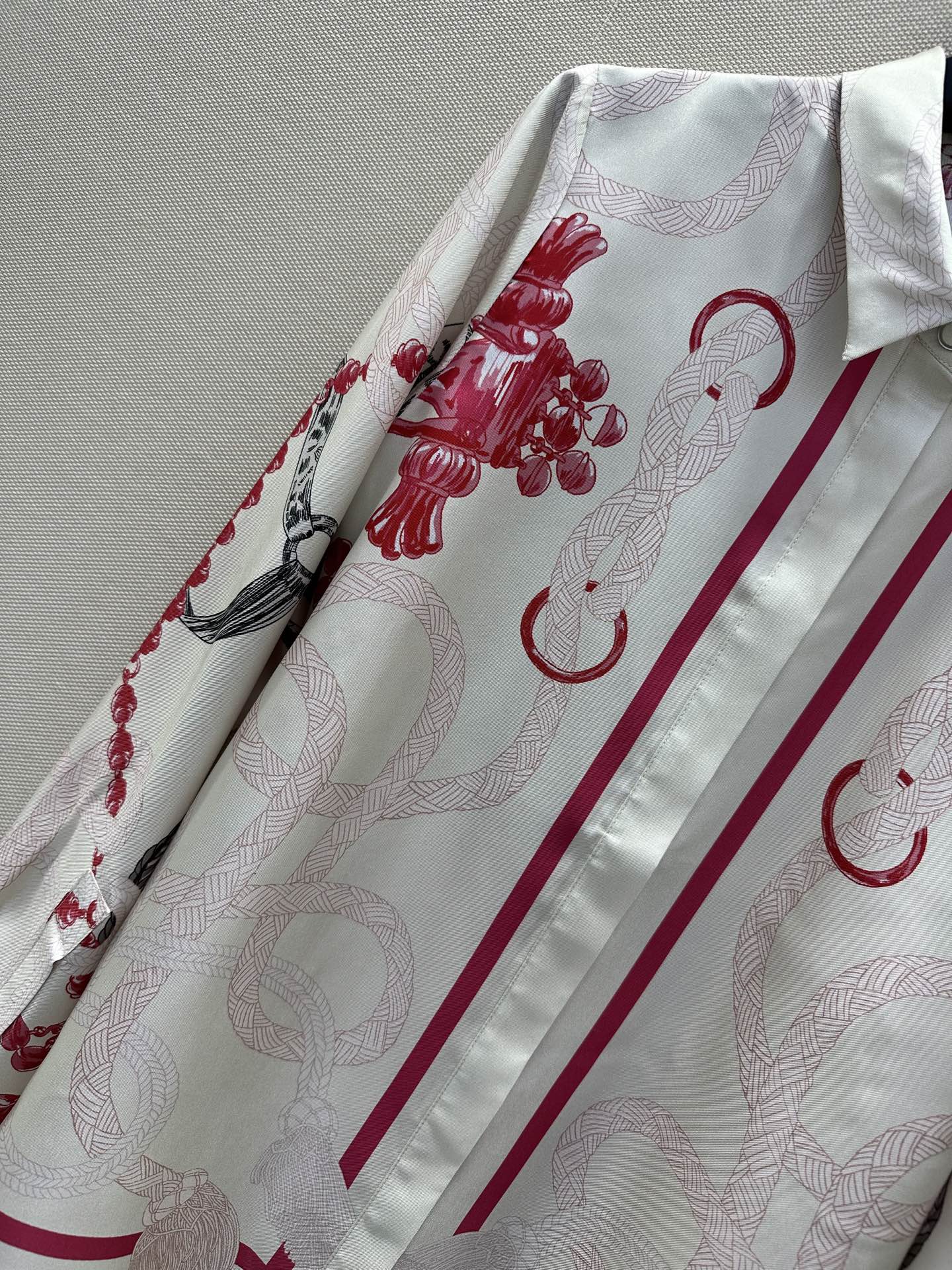 “High-Quality Palefroi Remix Silk Shirt in Original Women’s Suit Design” - 图片 3