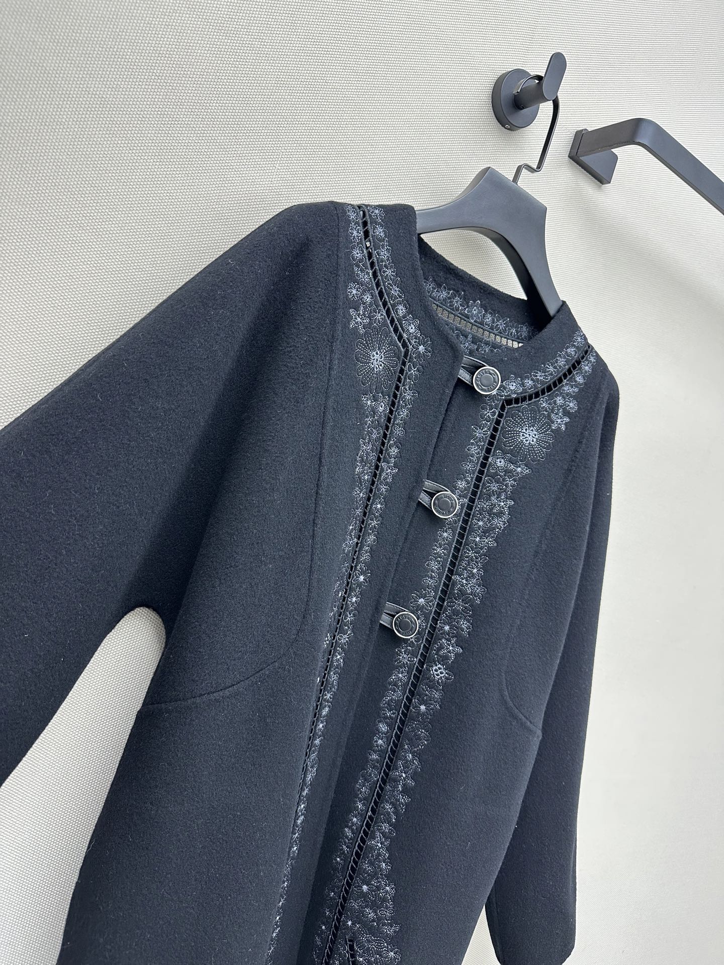 Elegant Handmade Double-Faced Wool Coat with Intricate Embroidery 5 i1755245093797 9695 0 3