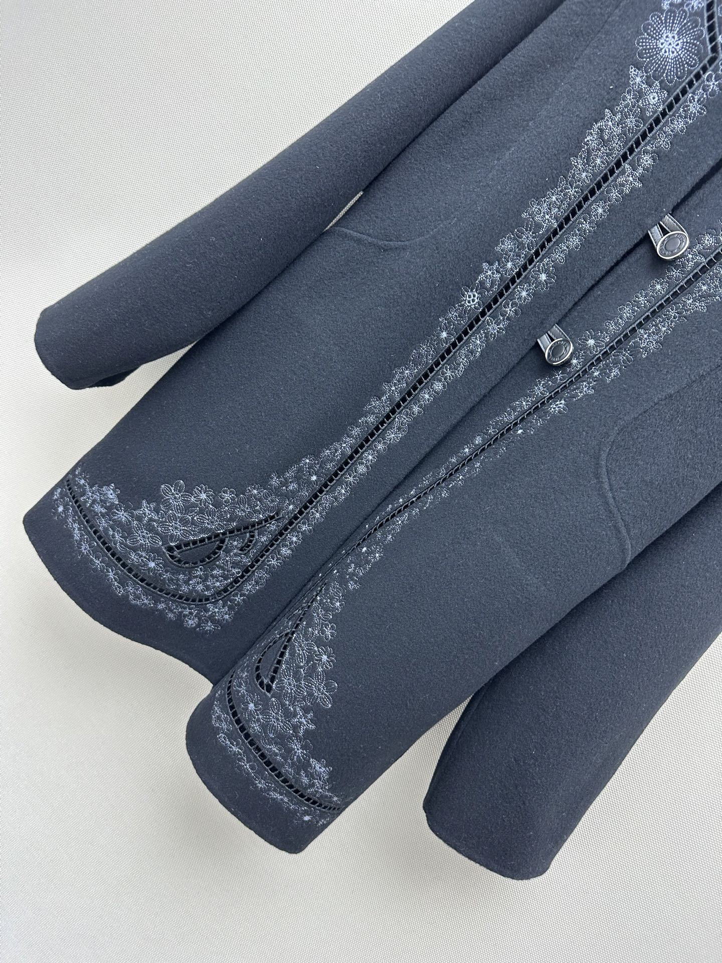 Elegant Handmade Double-Faced Wool Coat with Intricate Embroidery 6 i1755245093807 9298 0 4