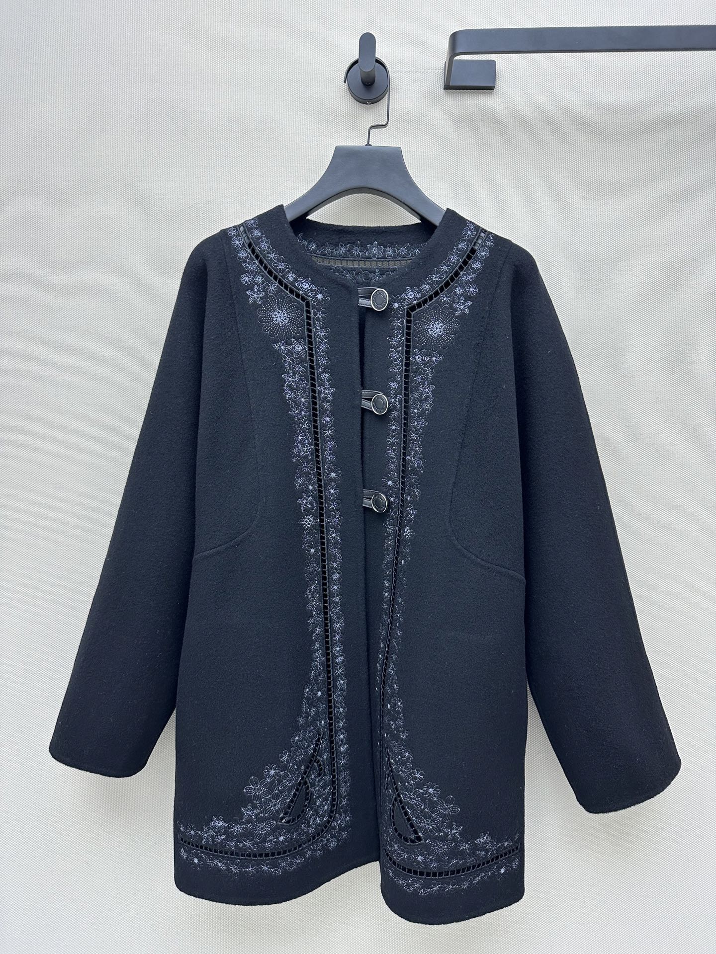 Elegant Handmade Double-Faced Wool Coat with Intricate Embroidery 2 i1755245093824 8758 0 0