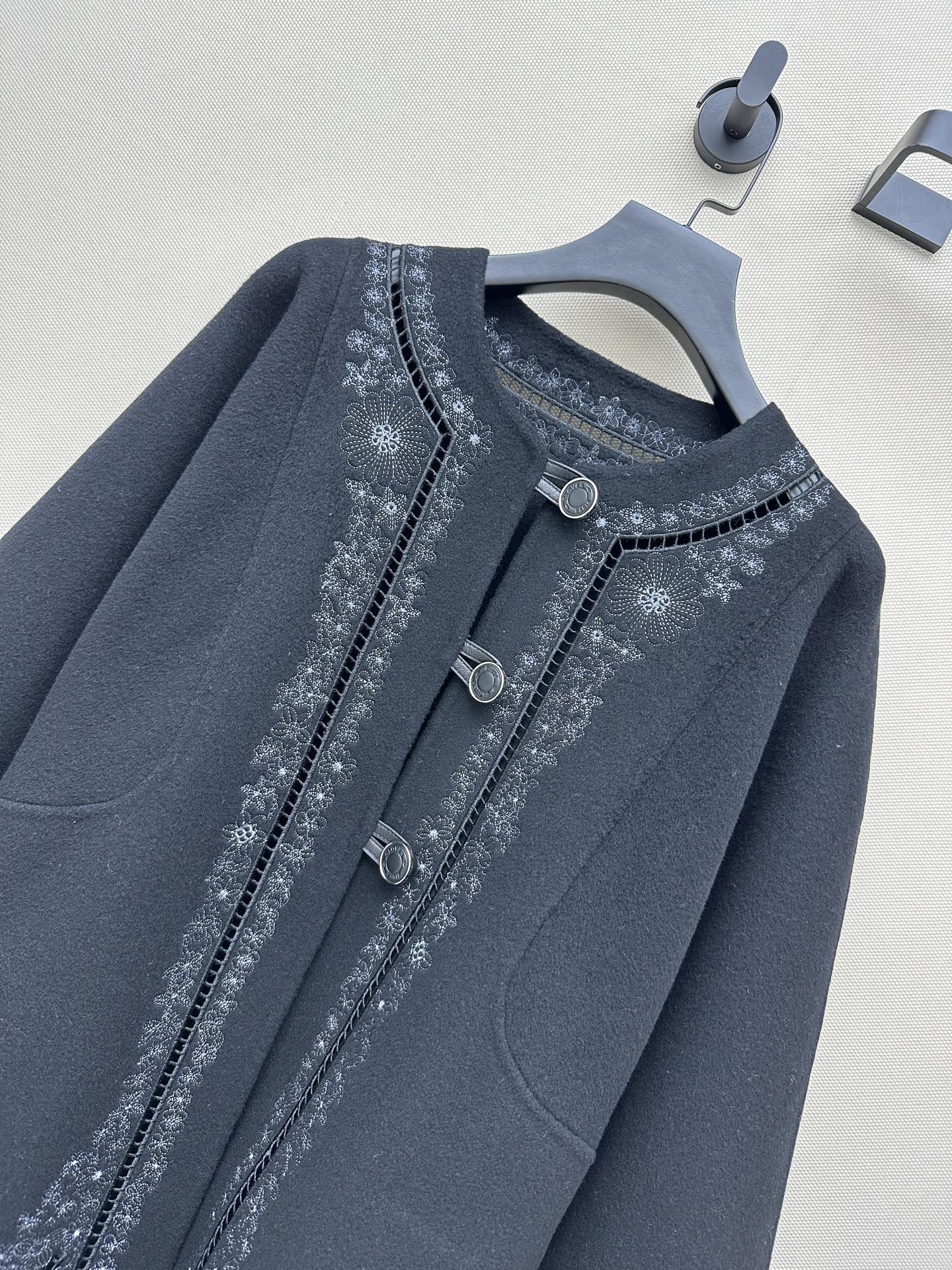 Elegant Handmade Double-Faced Wool Coat with Intricate Embroidery 3 i1755245096287 4056 0 1