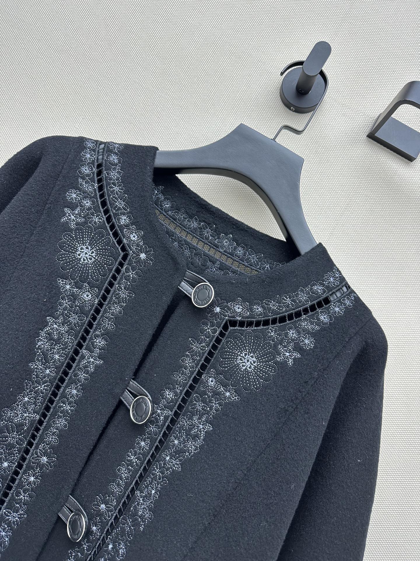 Elegant Handmade Double-Faced Wool Coat with Intricate Embroidery 4 i1755245096298 5151 0 2