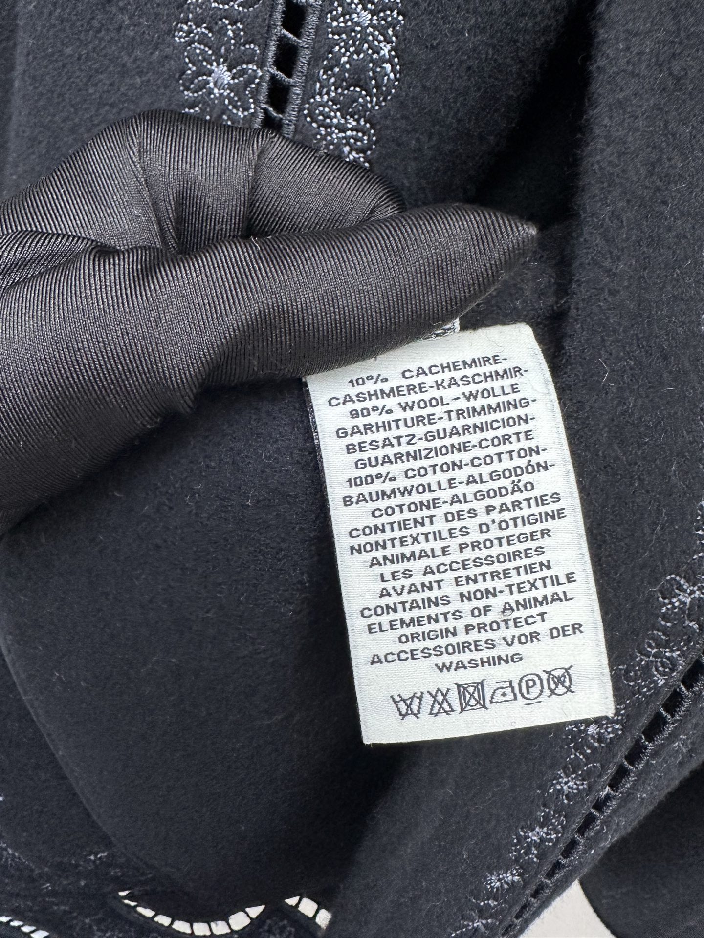 Elegant Handmade Double-Faced Wool Coat with Intricate Embroidery 10 i1755245096322 1897 0 8