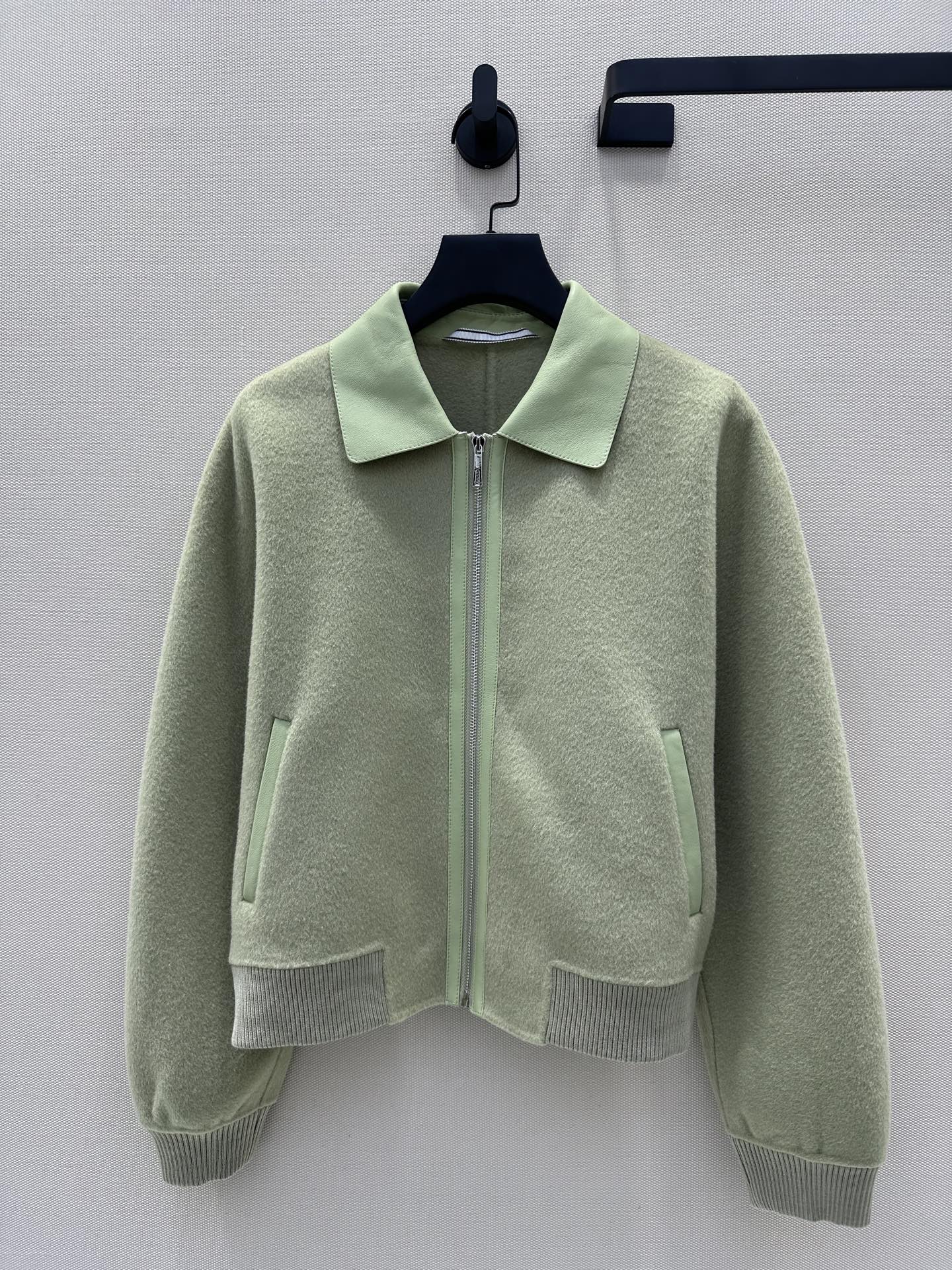 Veste Aviateur Femme en Laine Double Face Vert Sauge, Manches Raglan