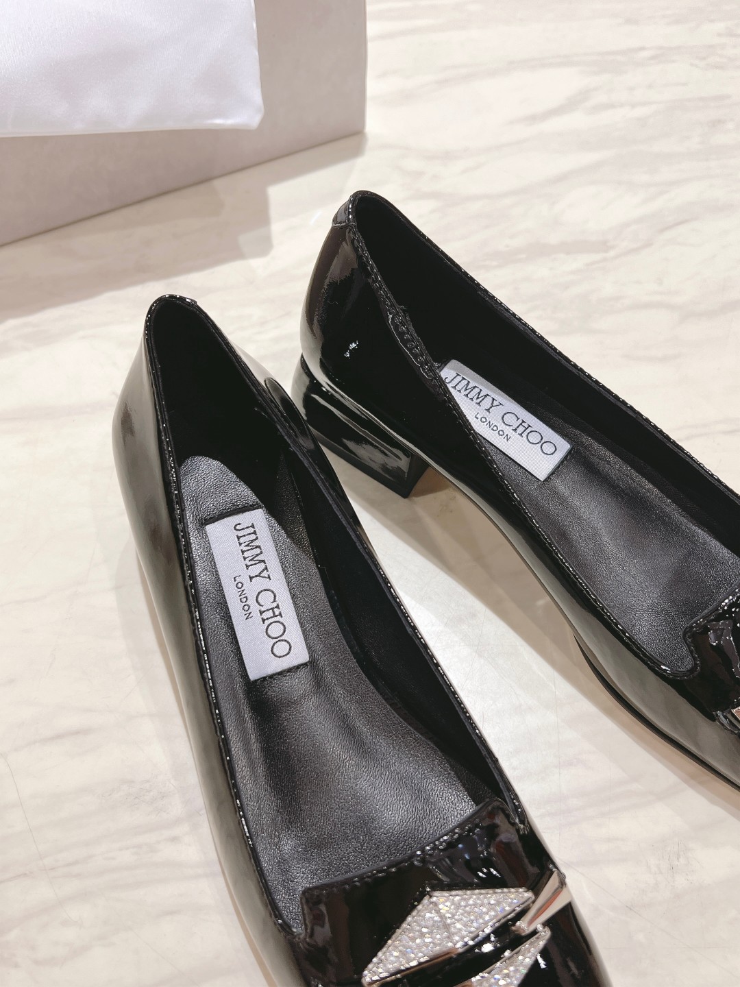 JC Top P700: Jimmy Choo’s New Mary Jane Monopoly for Spring and Autumn 2024 - 图片 7