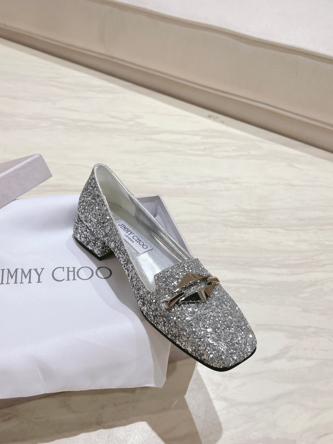 Jimmy Choo’s New Mary Jane Monopoly: Top P700 Collection Overview - 图片 6