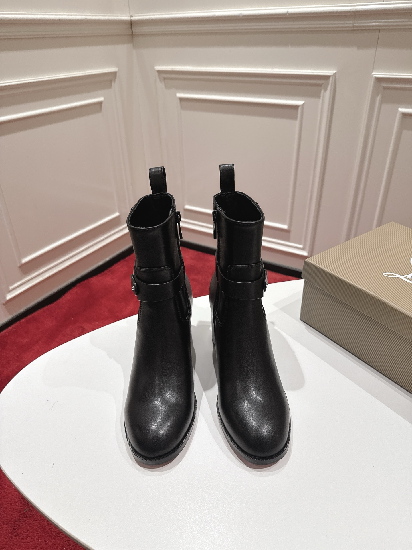🆑 Versión superior caja original @ Botas cortas con hebilla de metal estilo motocicleta Christian Louboutin ｜ Botas co…