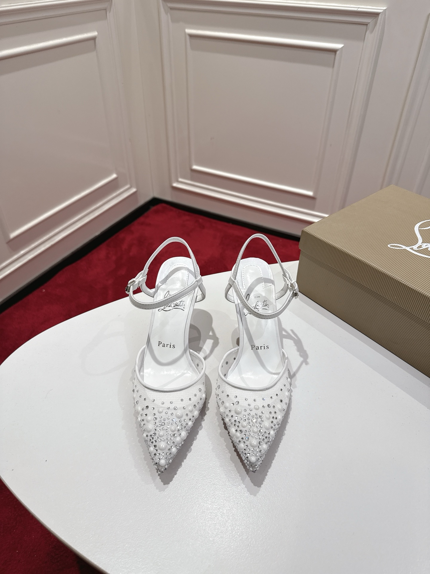 NO:887684,Top version original box Christian Louboutin | 2026s mesh rhinestone pointed toe red sole high-heeled slippers. Grained pearlescent sheepskin lining. Outsole original imported AR1 top genuine leather outsole Size 34-43 '34.40.41.42.43 Customized and non-returnable' Color: 4 colors. Heel height about 10.0cm. Packaging top original box, bag, card, handbag. Tianpi, high heels sandals, christian  louboutin,sandals,high heels,slippers,sheepskin,Leather soles19860909顶级版 原版盒 Christian Louboutin | 2026s网纱水钻尖头红底高跟拖鞋 内里粒面珠光羊皮里 大底原版进口AR1顶级真皮大底 Size34-43「34.40.41.42.43订做不退换」 Color: 4个配色 跟高约10.0cm 包装顶级原版盒、布袋、卡片、手提袋 天皮,高跟鞋凉鞋,christian louboutin,sandals,high heels,slippers,sheepskin,Leather soles,Women's Shoes