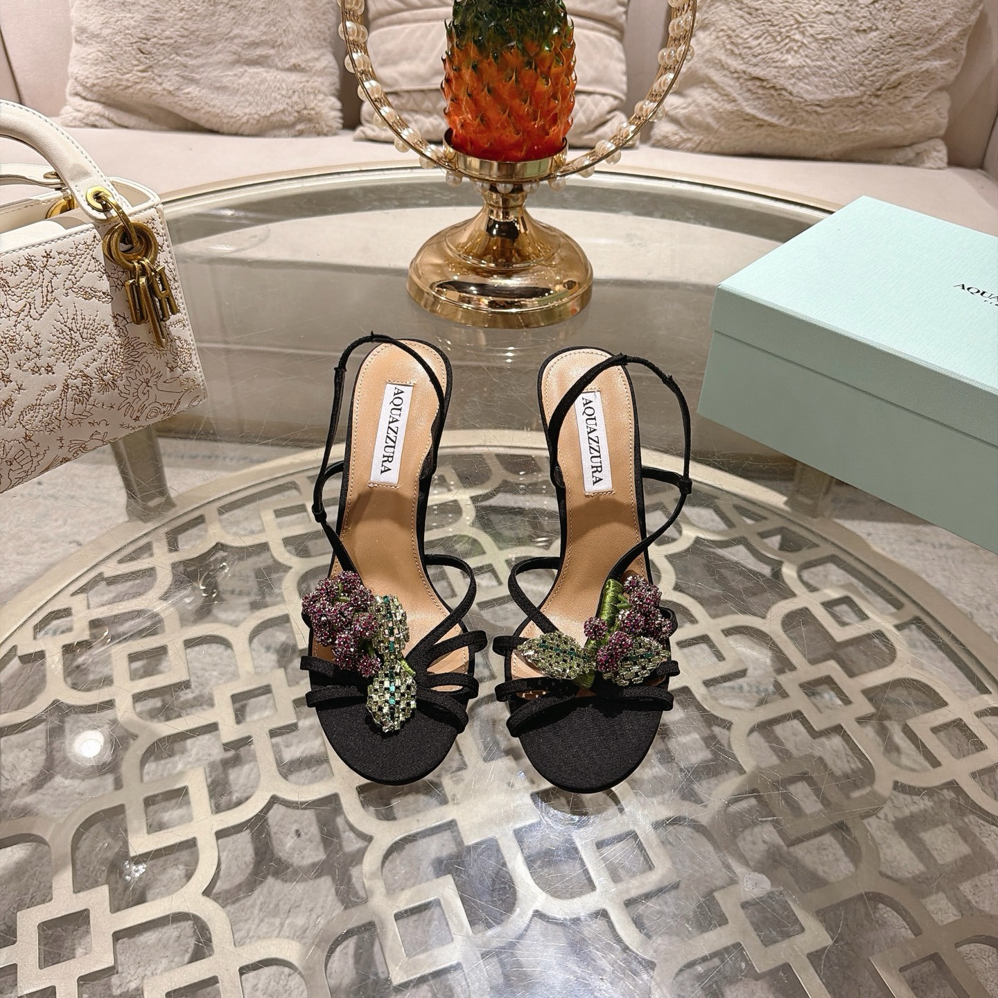 NO:889978,Exclusive top version of AQUAZZURA High Summer fruit series (grape crystal version), matte black high-grade satin upper, ultra-fine T-shaped straps + empty slingback hanging design, minimalist lines to elongate the instep; three-dimensional grape bunch colored diamonds on the toe, purple, green, transparent multi-faceted crystal splicing, simulating fresh grape fruits, with a strong sense of luster, which is the eye-catching highlight of the entire pair of shoes; High  The Summer (midsummer holiday) series focuses on tropical fruit inspiration. The same series also includes cherry, pineapple and strawberry diamond-embellished sandals. The inner grained pearlescent sheepskin lining outsole is the original imported AR1 top genuine leather outsole Size 34-43 '34.40.41.42.43 Customized and non-returnable' Color: 2 colors Heel height: about 1.5cm 10cm Packing top-quality original box, bag, card, high-heeled sandals, sandals, high  heels,sheepskin,leather soles19860909独家顶级版 AQUAZZURA High Summer 盛夏水果系列（葡萄水晶款） 鞋面哑光黑色高级缎面,超细T字细带+后空slingback挂脚设计,极简线条拉长脚背； 鞋头立体葡萄串彩钻,紫色、绿色、透明多切面水晶拼接,模拟新鲜葡萄果实,光泽感极强,是整双鞋的吸睛亮点； High Summer（盛夏假日）系列主打热带水果灵感,同系列还有樱桃、菠萝、草莓钻饰凉鞋 内里粒面珠光羊皮里 大底原版进口AR1顶级真皮大底 Size34-43「34.40.41.42.43订做不退换」 Color: 2个配色 跟高:约1.5cm 10cm 包装顶级原版盒、布袋、卡片、,高跟鞋凉鞋,sandals,high heels,sheepskin,Leather soles,Women's Shoes