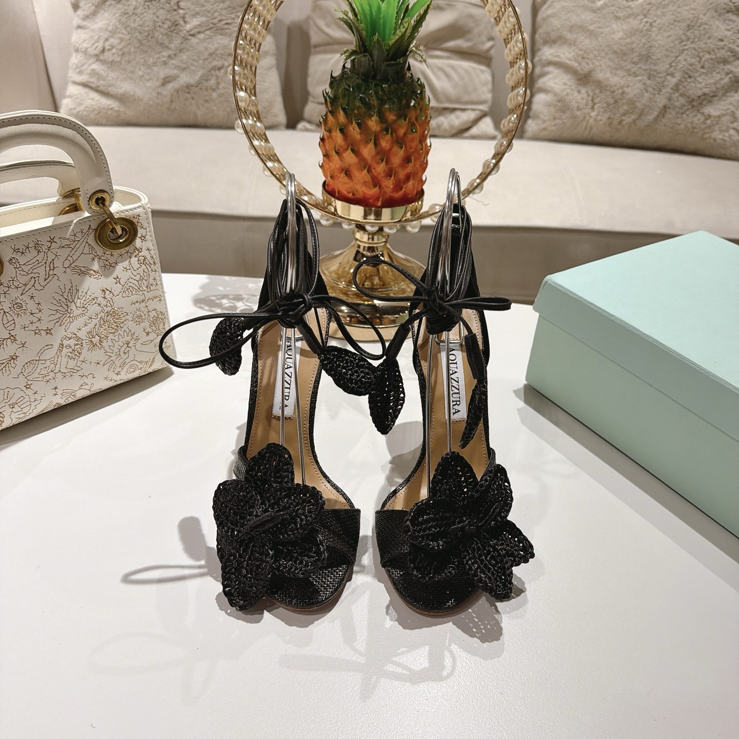 Piña 🍍Versión superior exclusiva @ Aquazzura (Aquazzura) se especializa en sandalias románticas de estilo femenino, co…